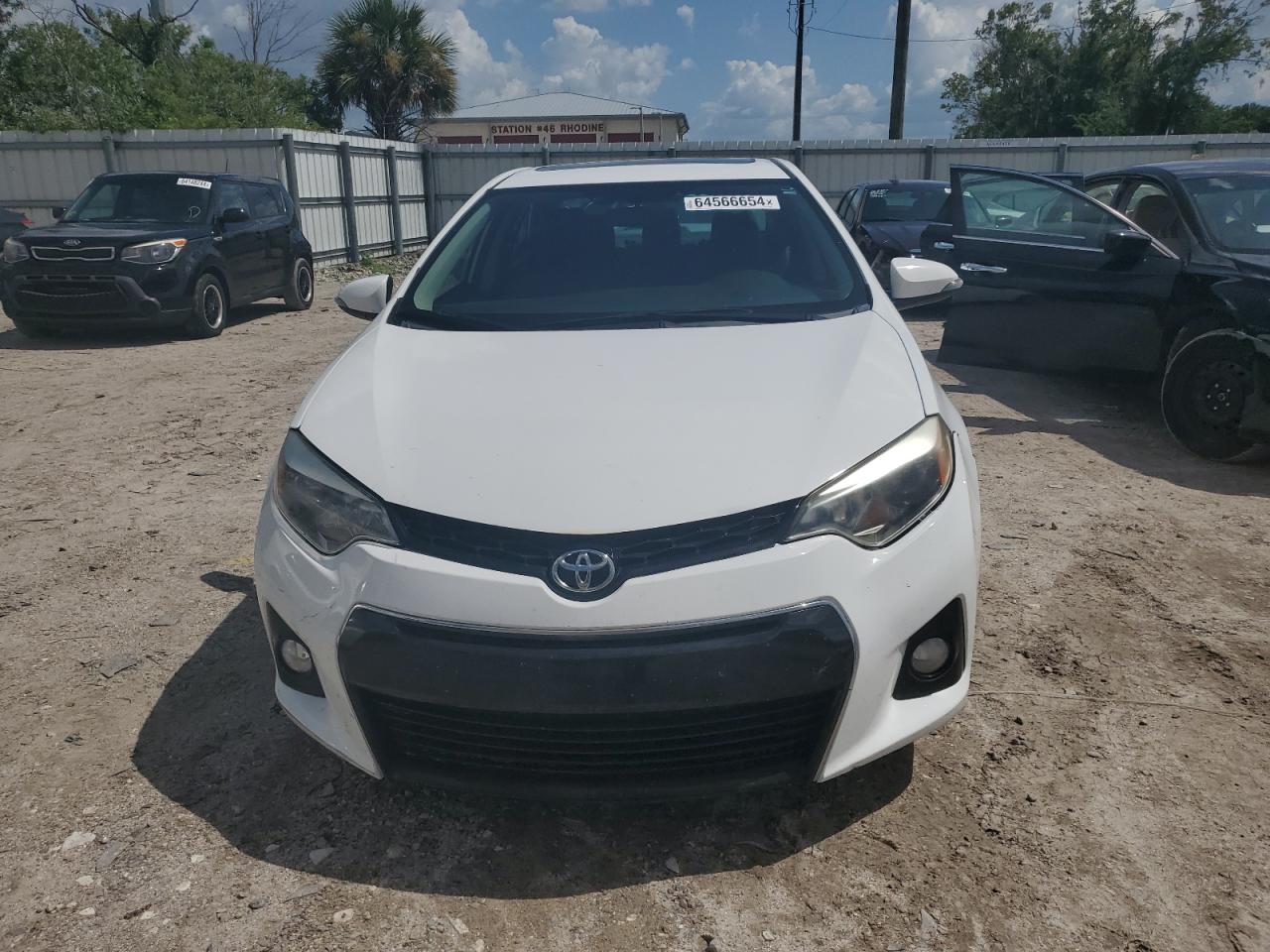 2016 TOYOTA COROLLA photo 5