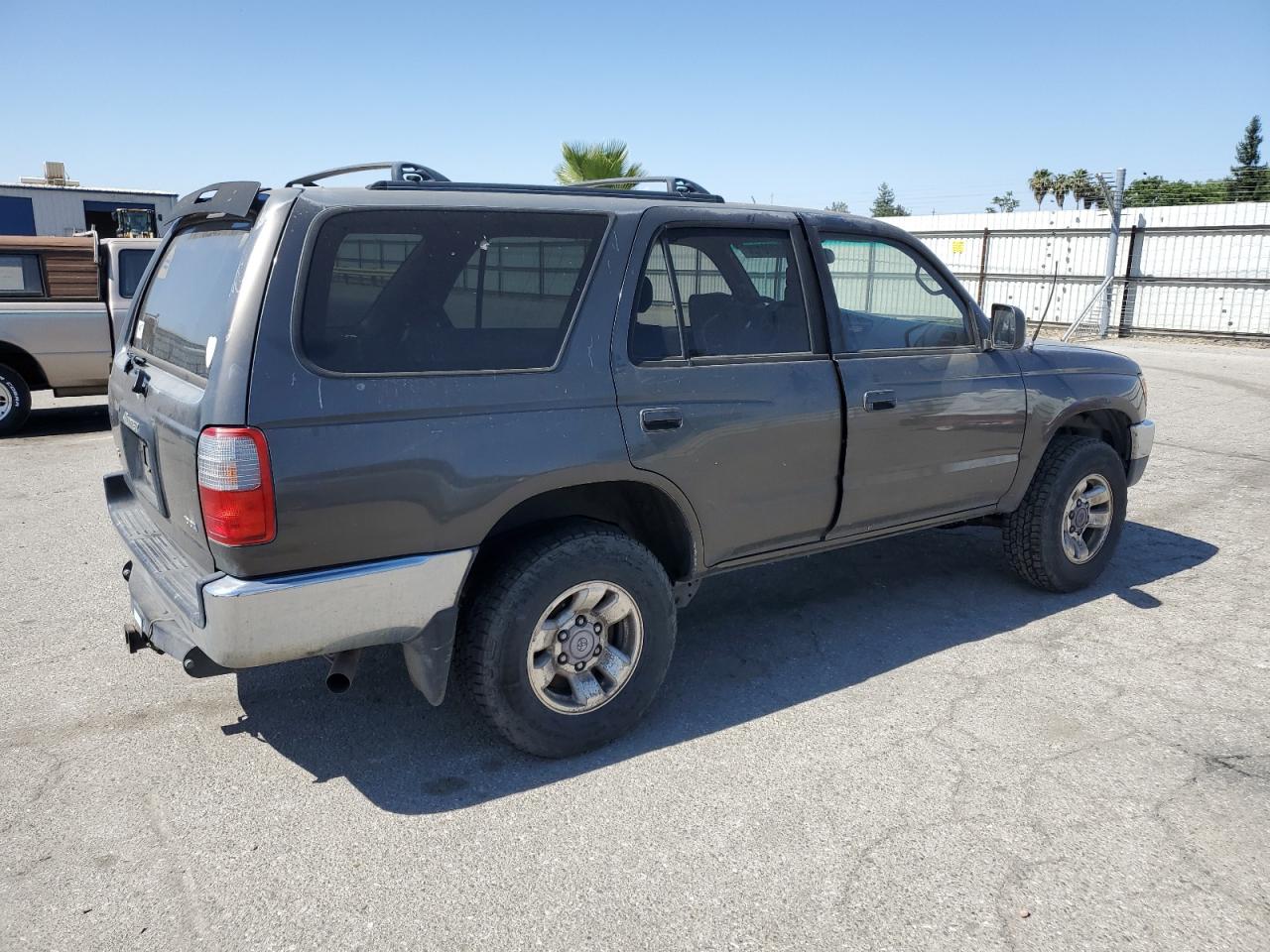 1997 TOYOTA 4RUNNER SR5 photo 5