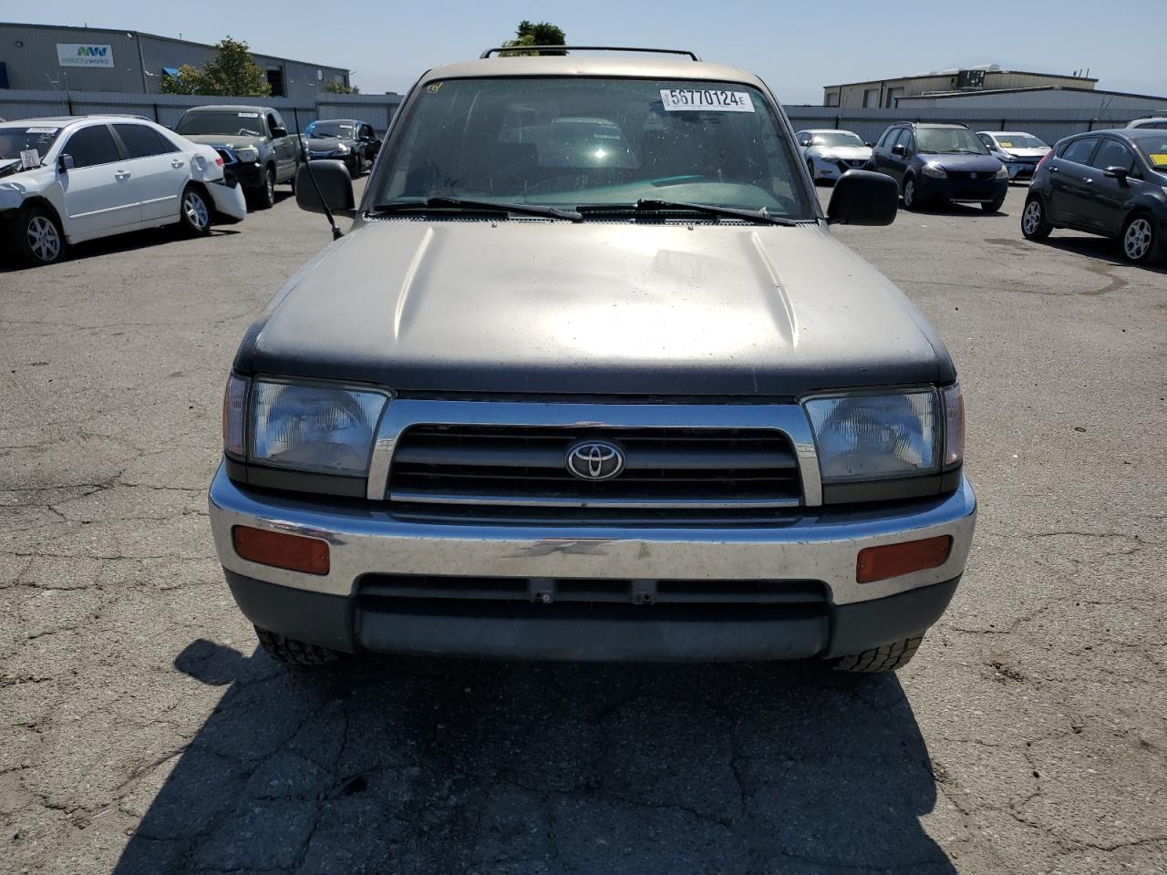 1997 TOYOTA 4RUNNER SR5 photo 9