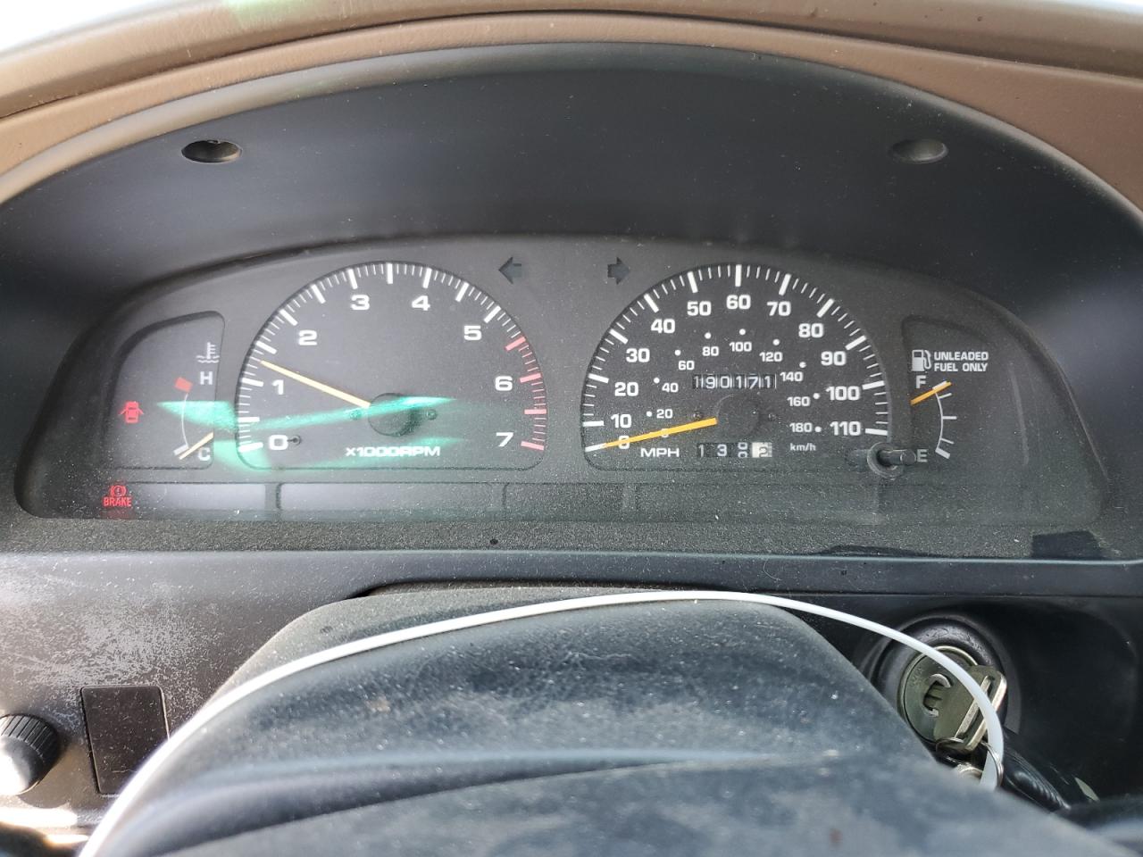 1997 TOYOTA 4RUNNER SR5 photo 17