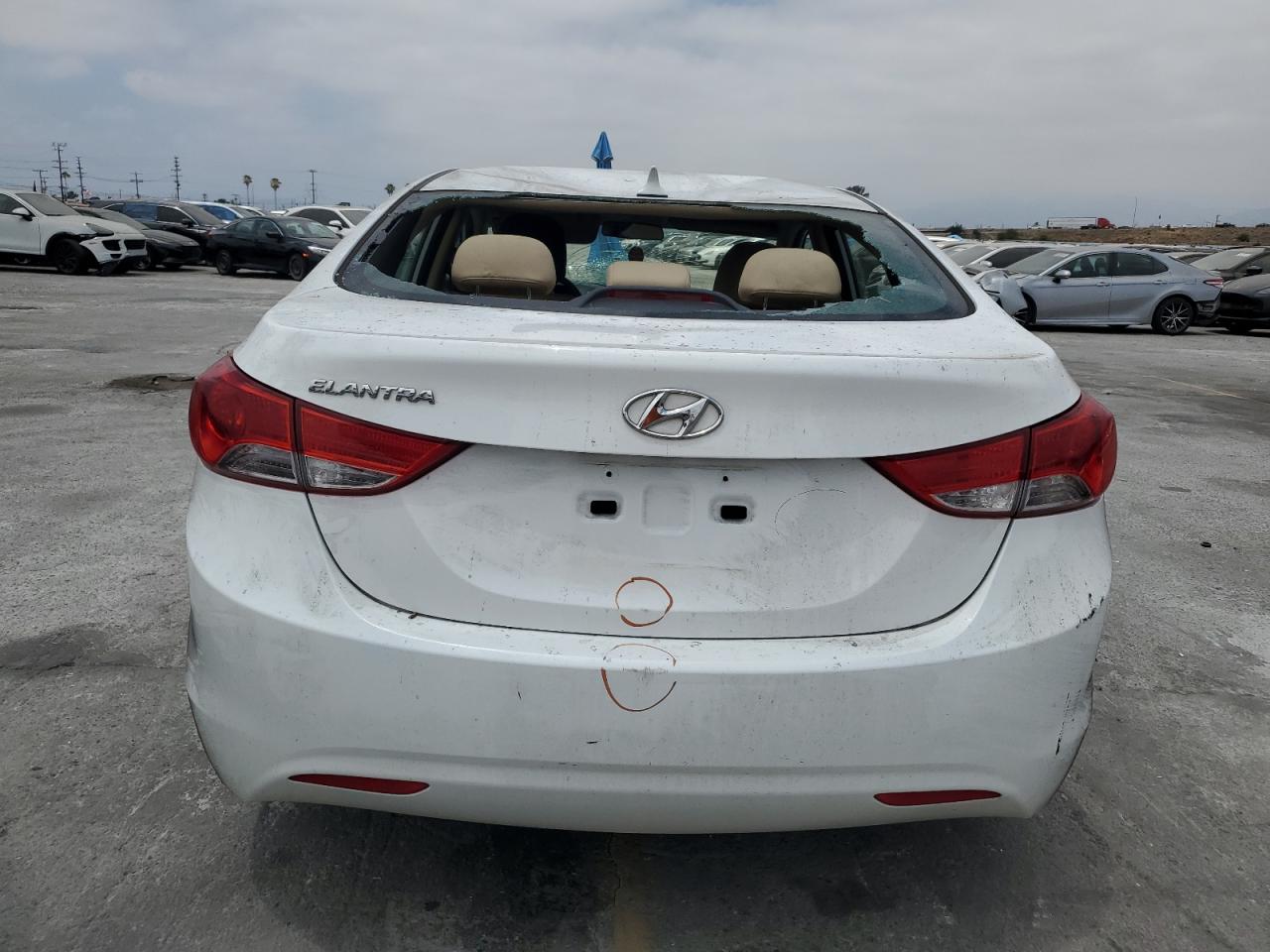 2013 HYUNDAI ELANTRA GLS photo 16