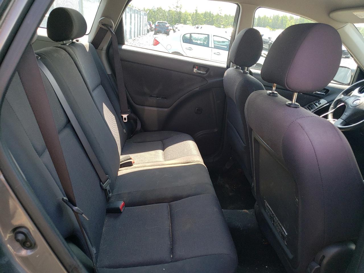 2004 TOYOTA COROLLA MATRIX XR photo 19