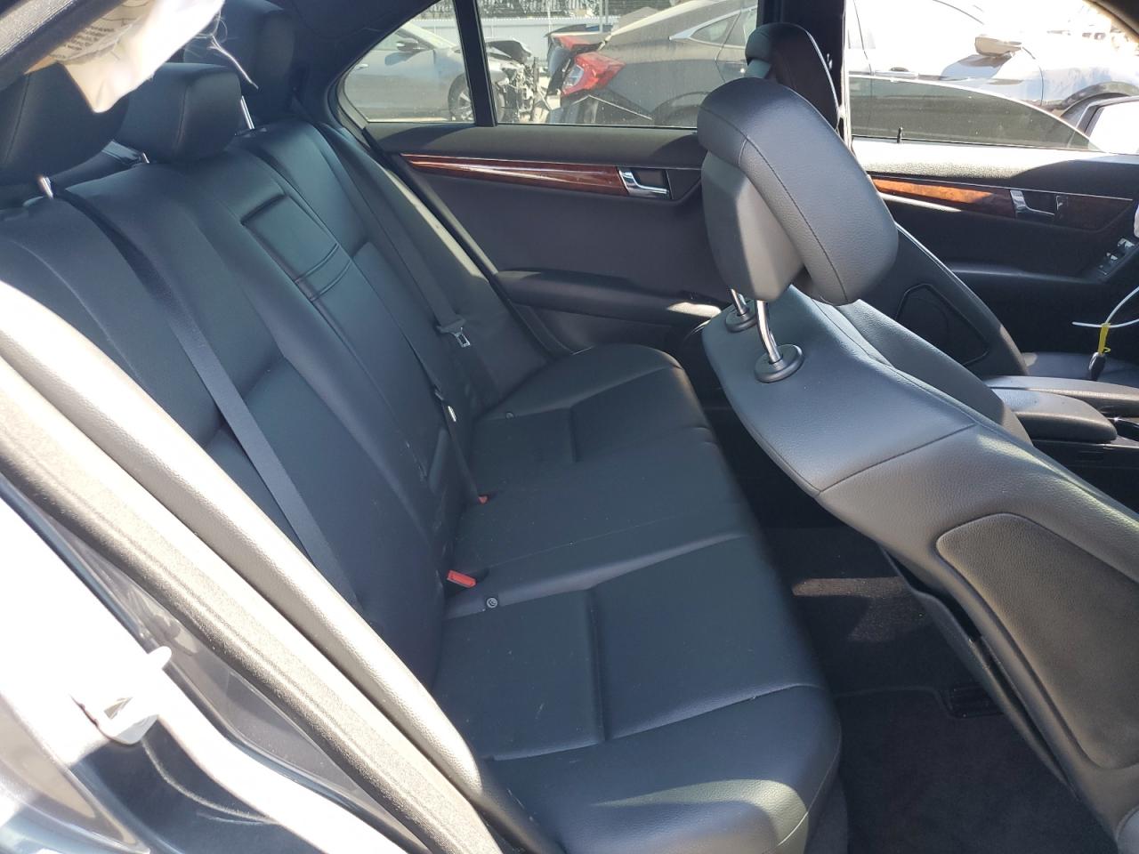 2011 MERCEDES-BENZ C 300 photo 19