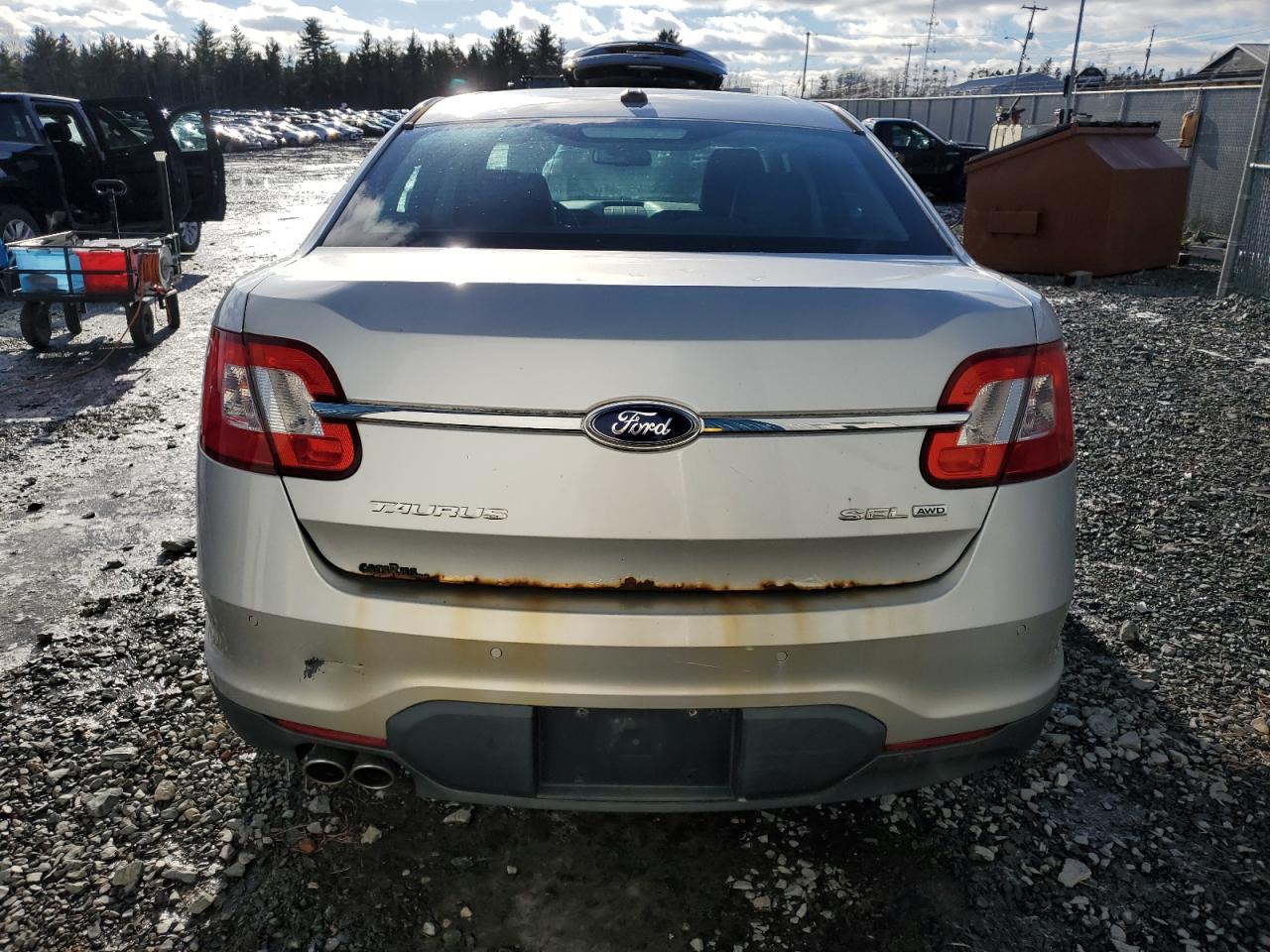 2011 FORD TAURUS SEL photo 11