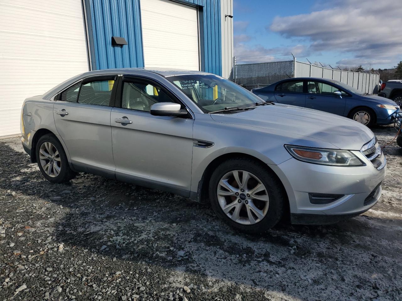 2011 FORD TAURUS SEL photo 7