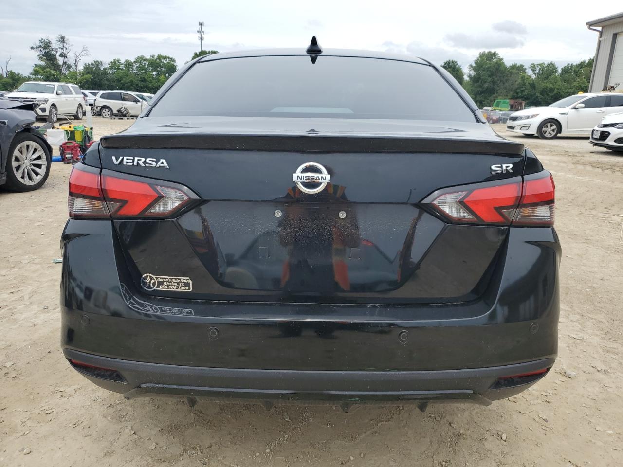 2021 NISSAN VERSA SR photo 11
