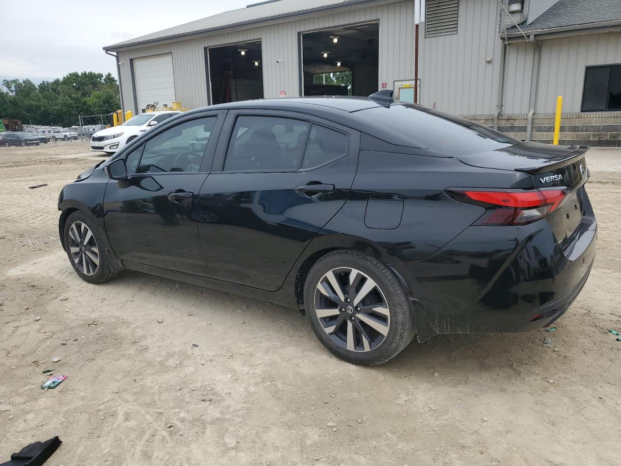 2021 NISSAN VERSA SR photo 3