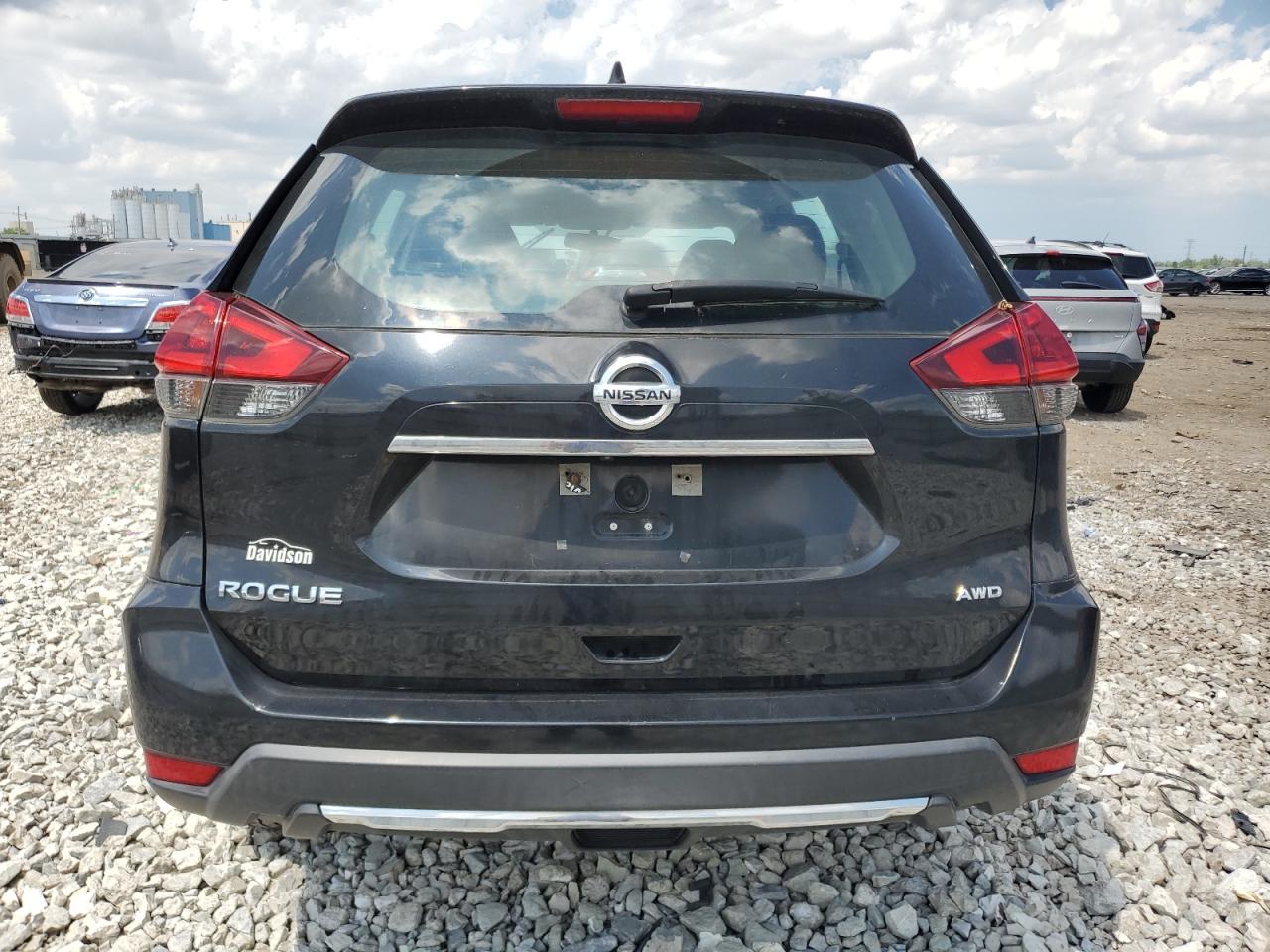 2018 NISSAN ROGUE S photo 11
