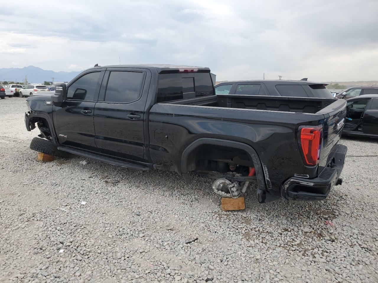 2025 GMC SIERRA K1500 AT4 photo 4