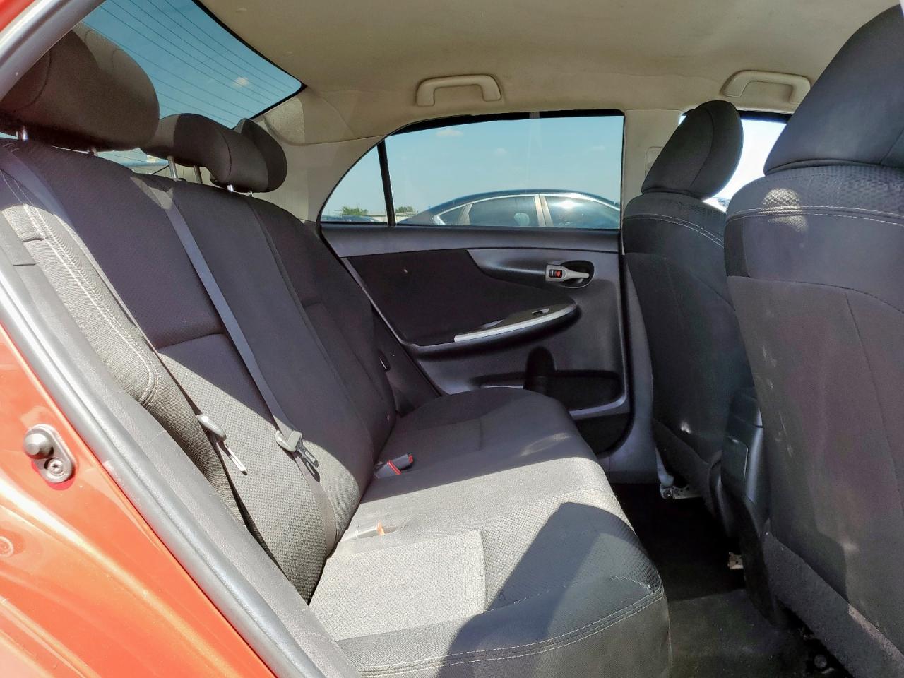 2012 TOYOTA COROLLA S photo 19