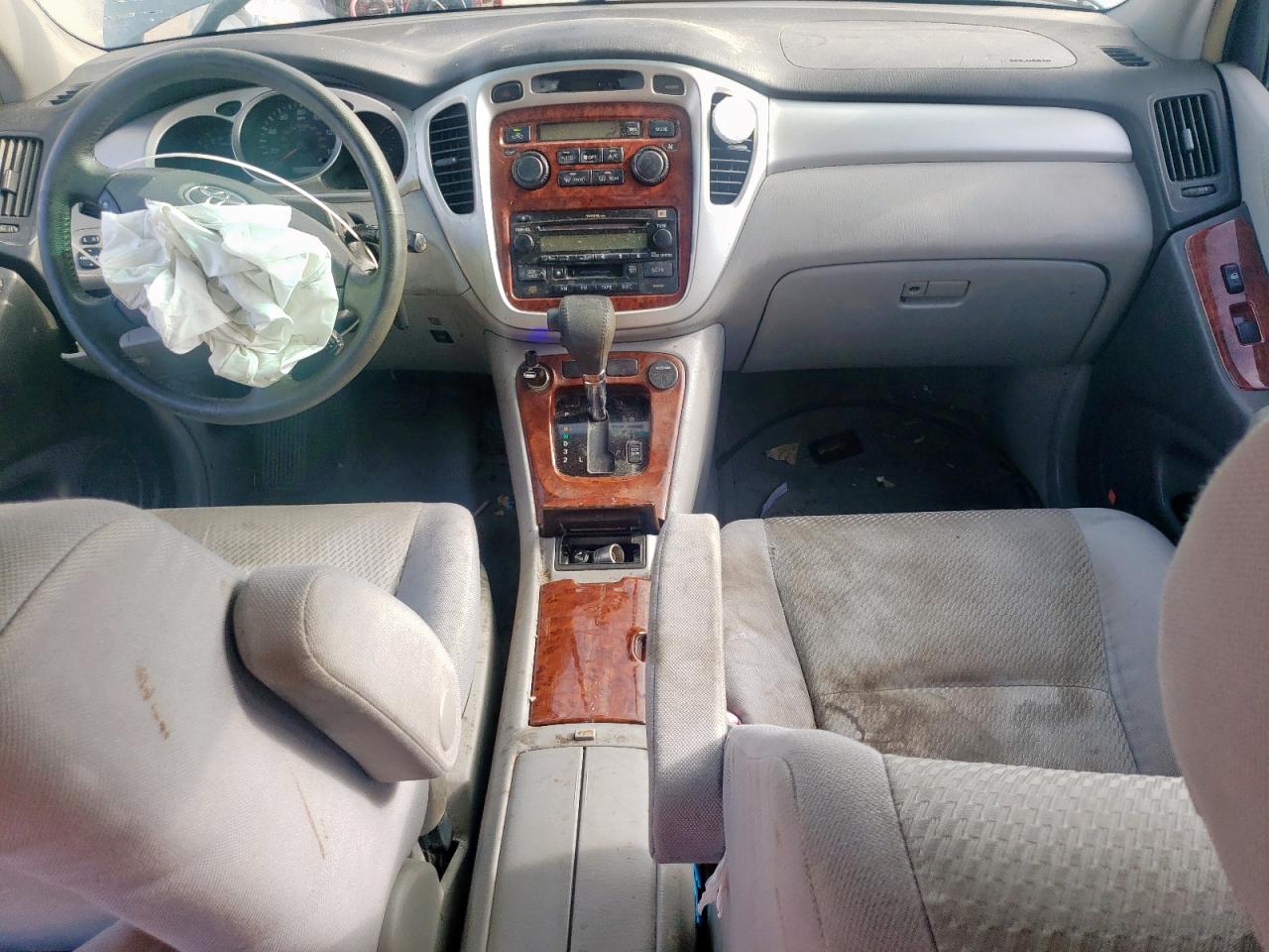 2004 TOYOTA HIGHLANDER BASE photo 8
