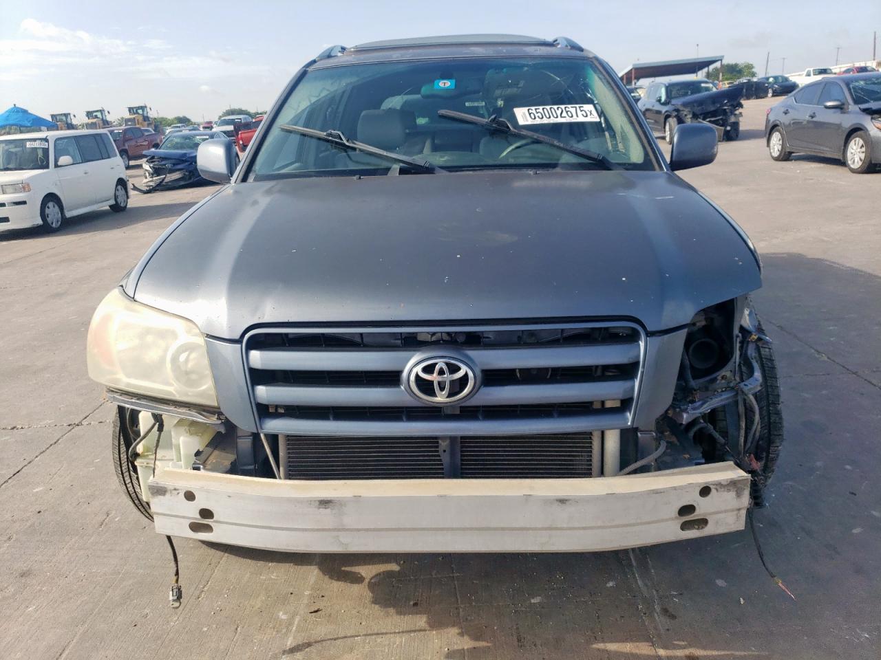 2004 TOYOTA HIGHLANDER BASE photo 5