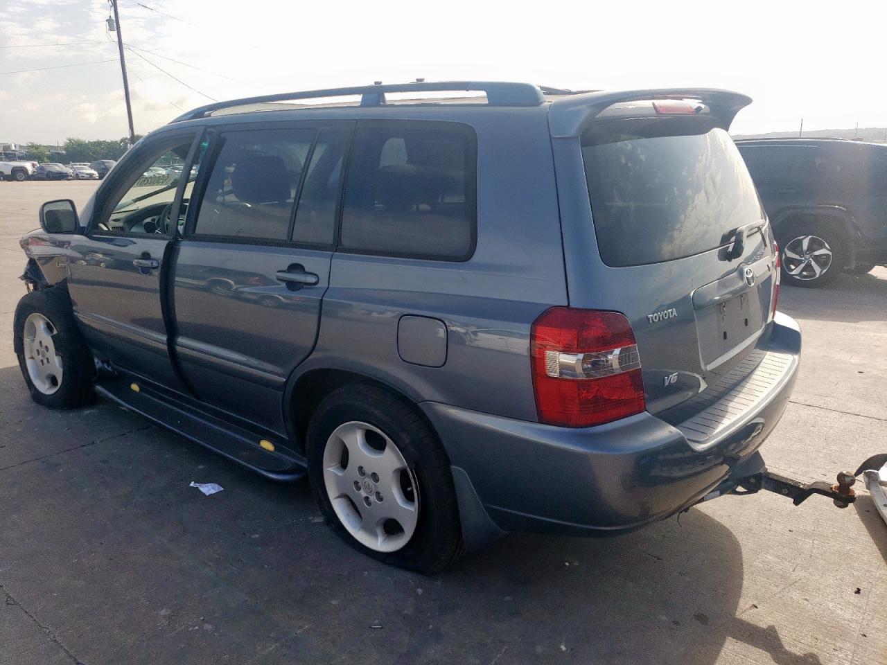 2004 TOYOTA HIGHLANDER BASE photo 2