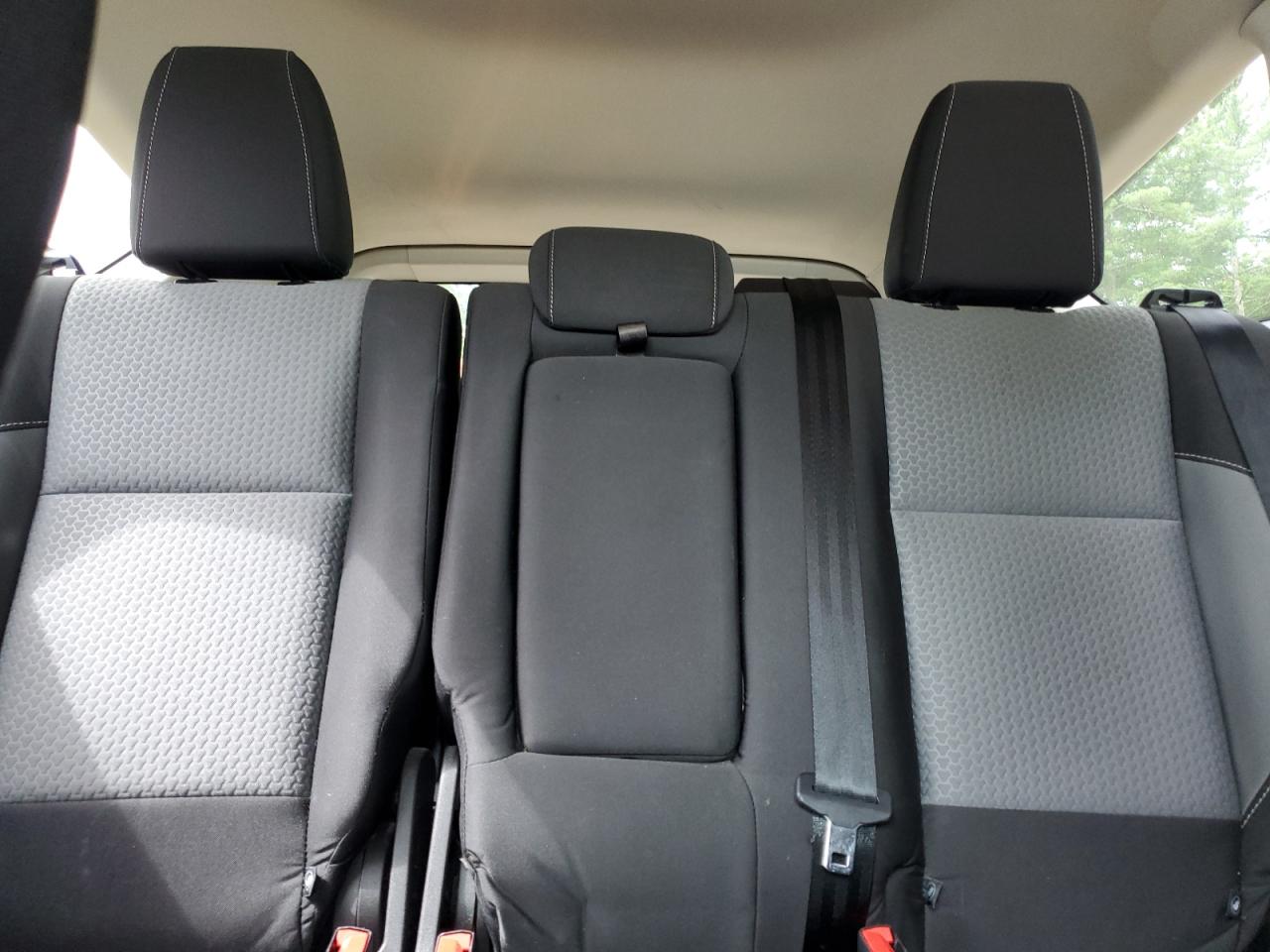 2017 FORD ESCAPE SE photo 28