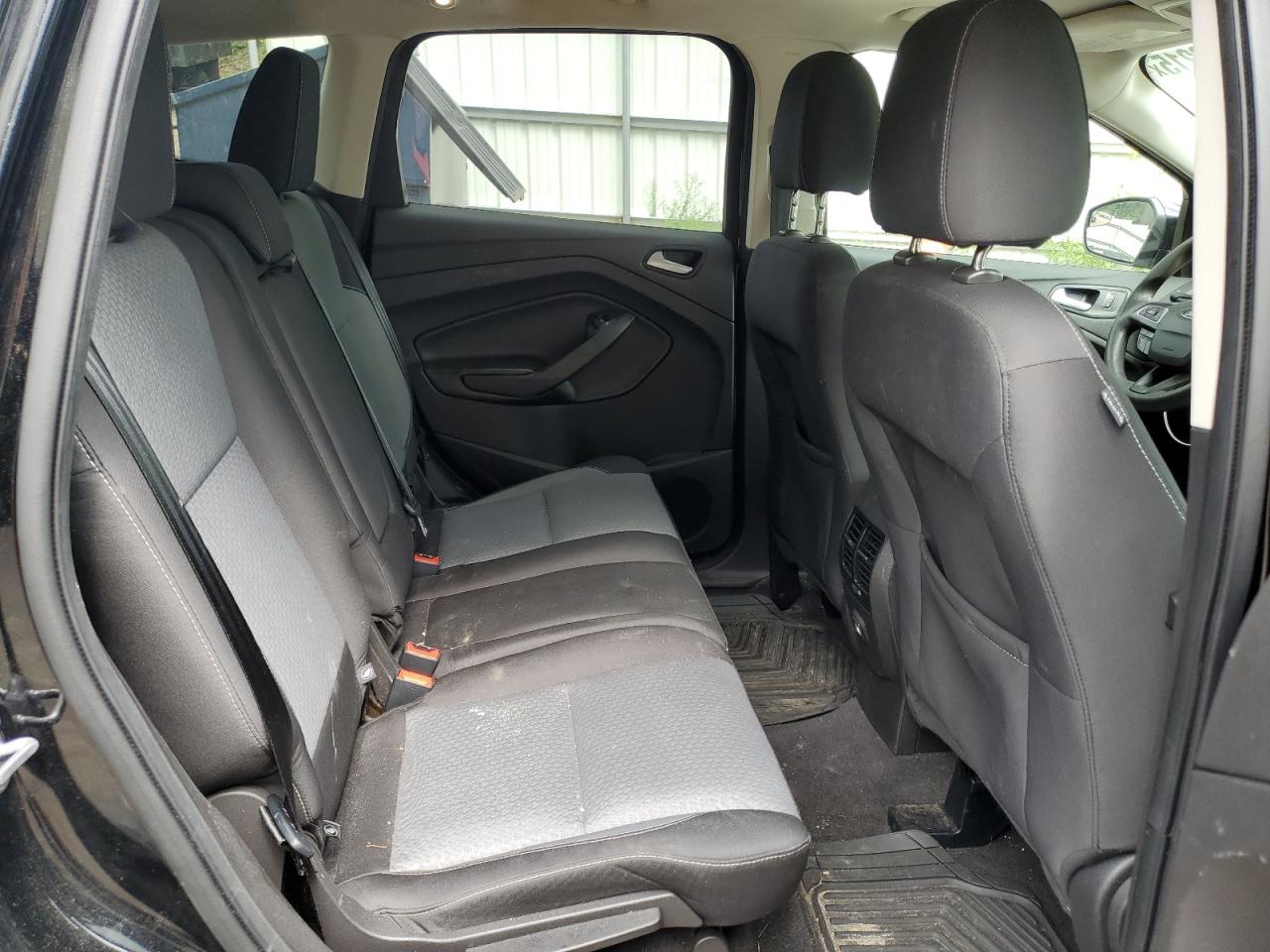 2017 FORD ESCAPE SE photo 31
