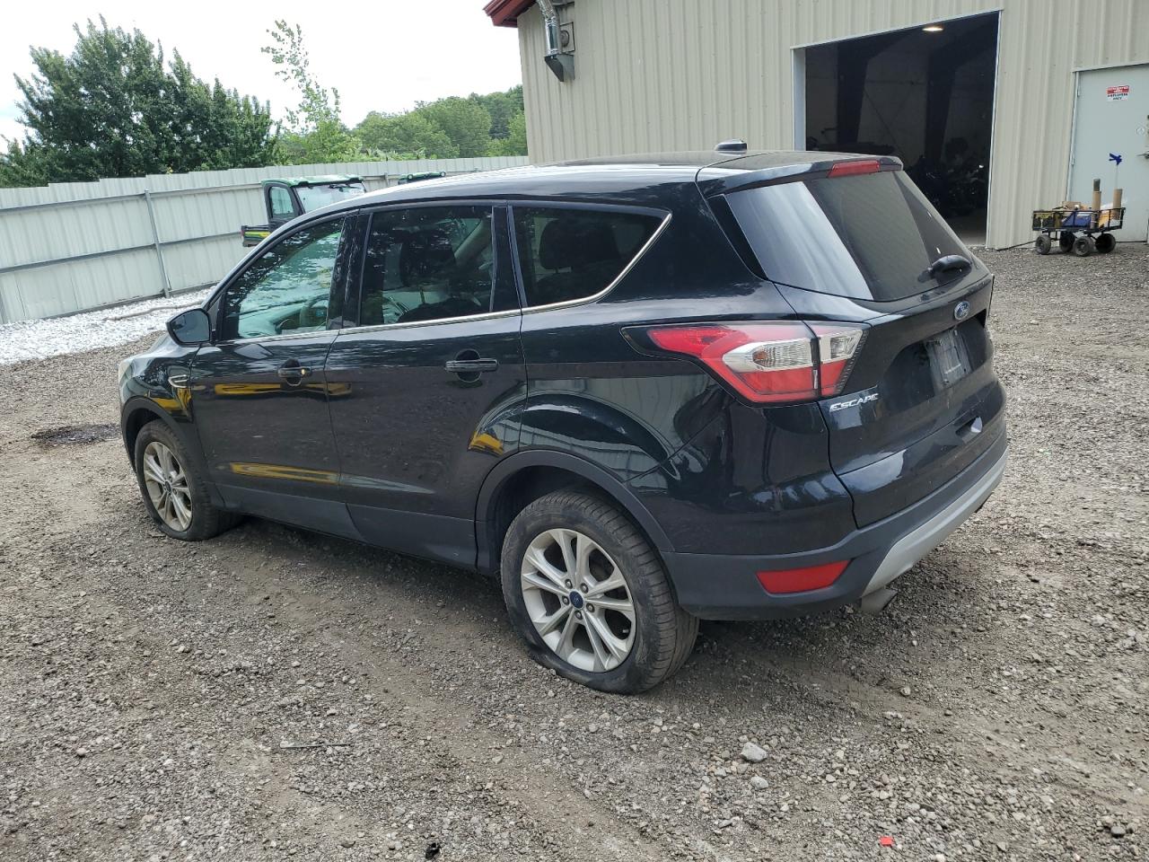 2017 FORD ESCAPE SE photo 4