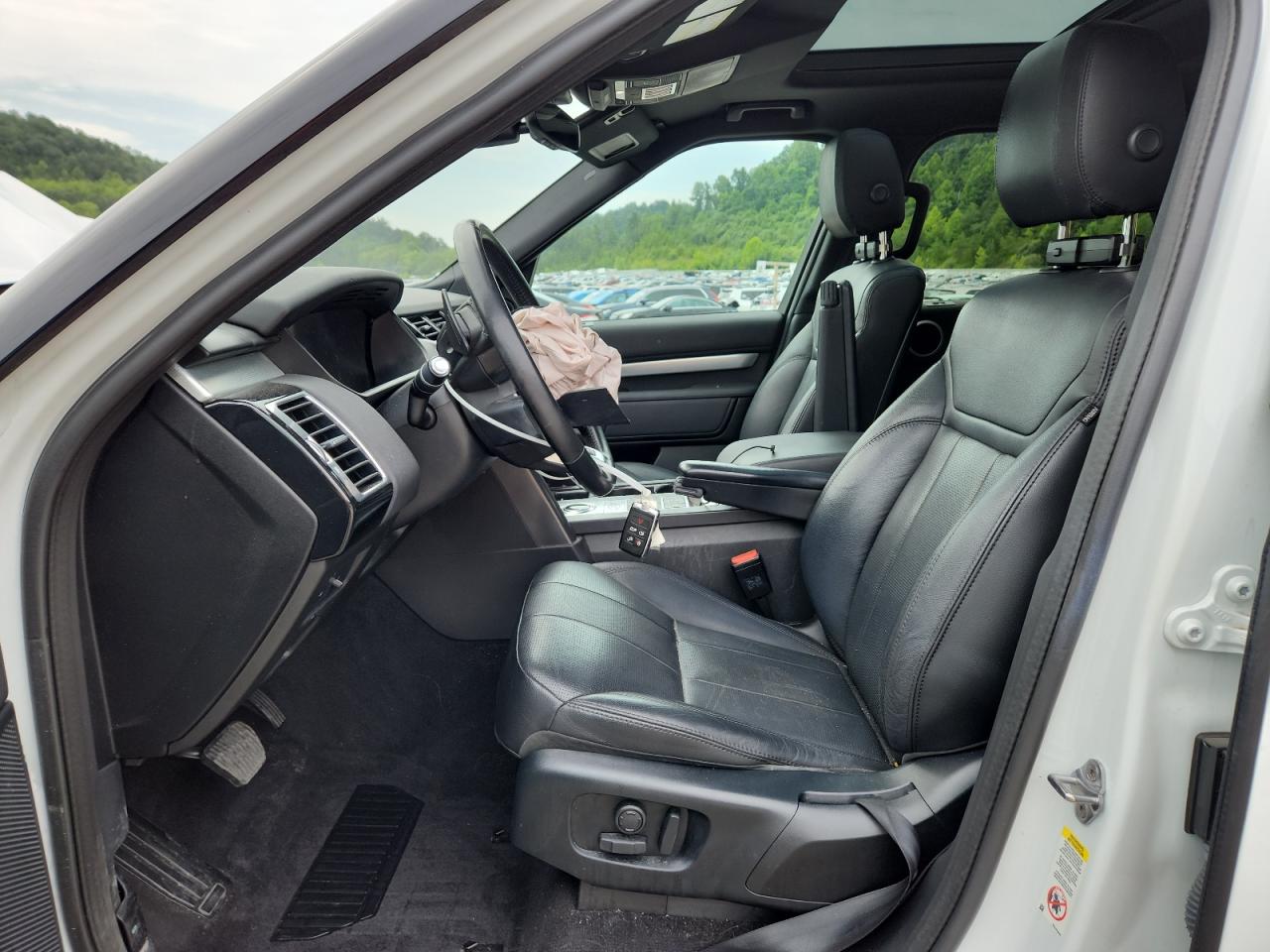 2020 LAND ROVER DISCOVERY LANDMARK photo 13