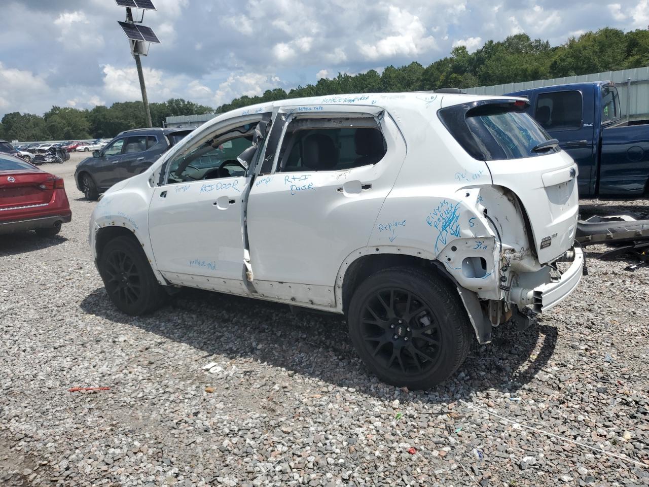 2022 CHEVROLET TRAX 1LT photo 4