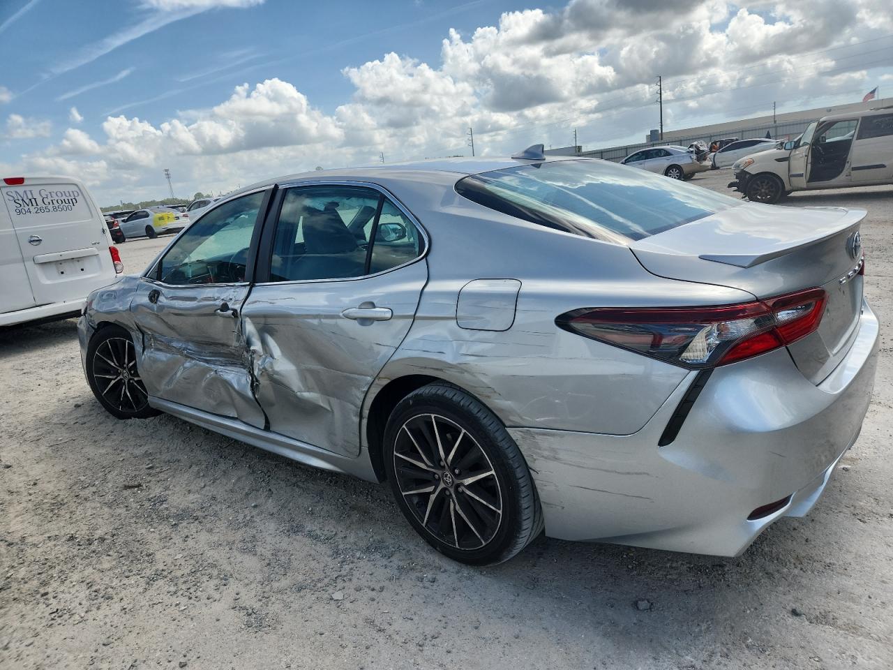 2021 TOYOTA CAMRY SE photo 4