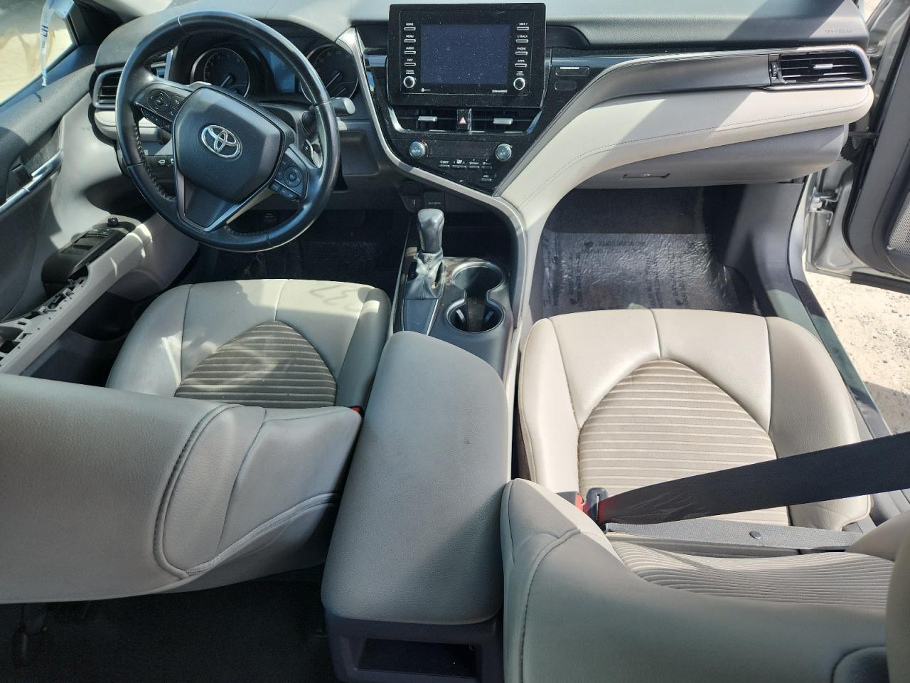 2021 TOYOTA CAMRY SE photo 22