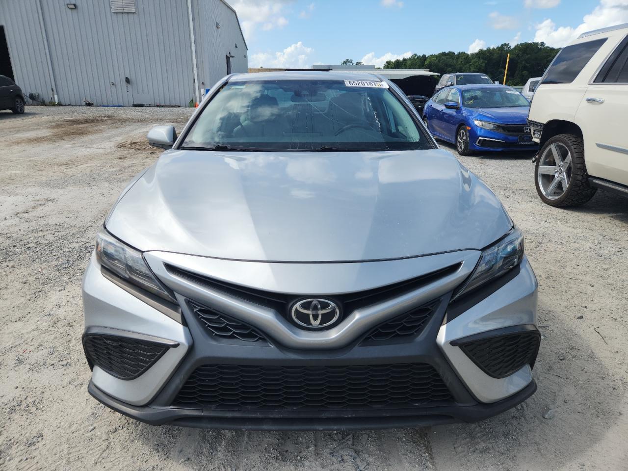 2021 TOYOTA CAMRY SE photo 13