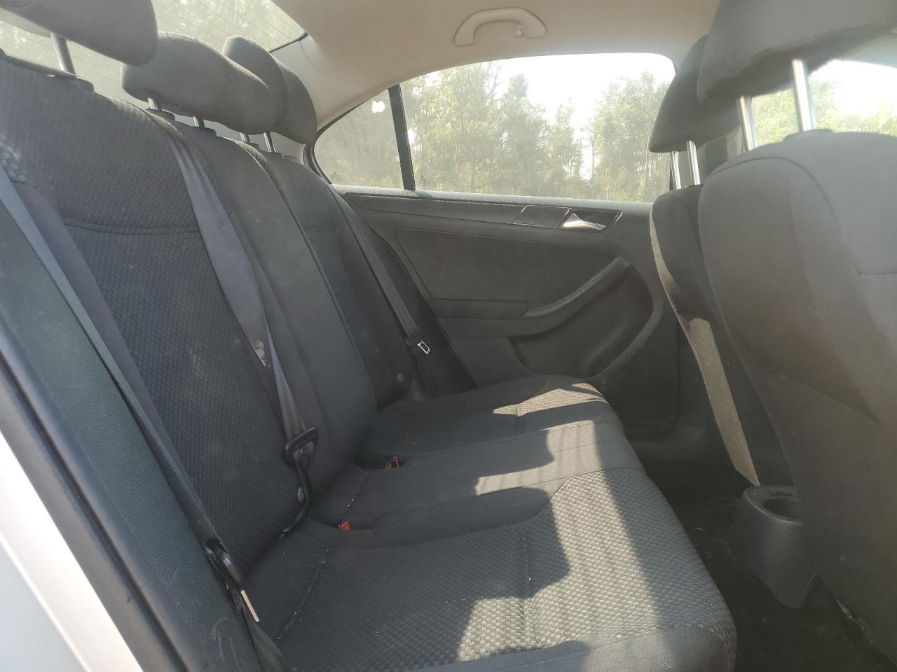 2011 VOLKSWAGEN JETTA BASE photo 10