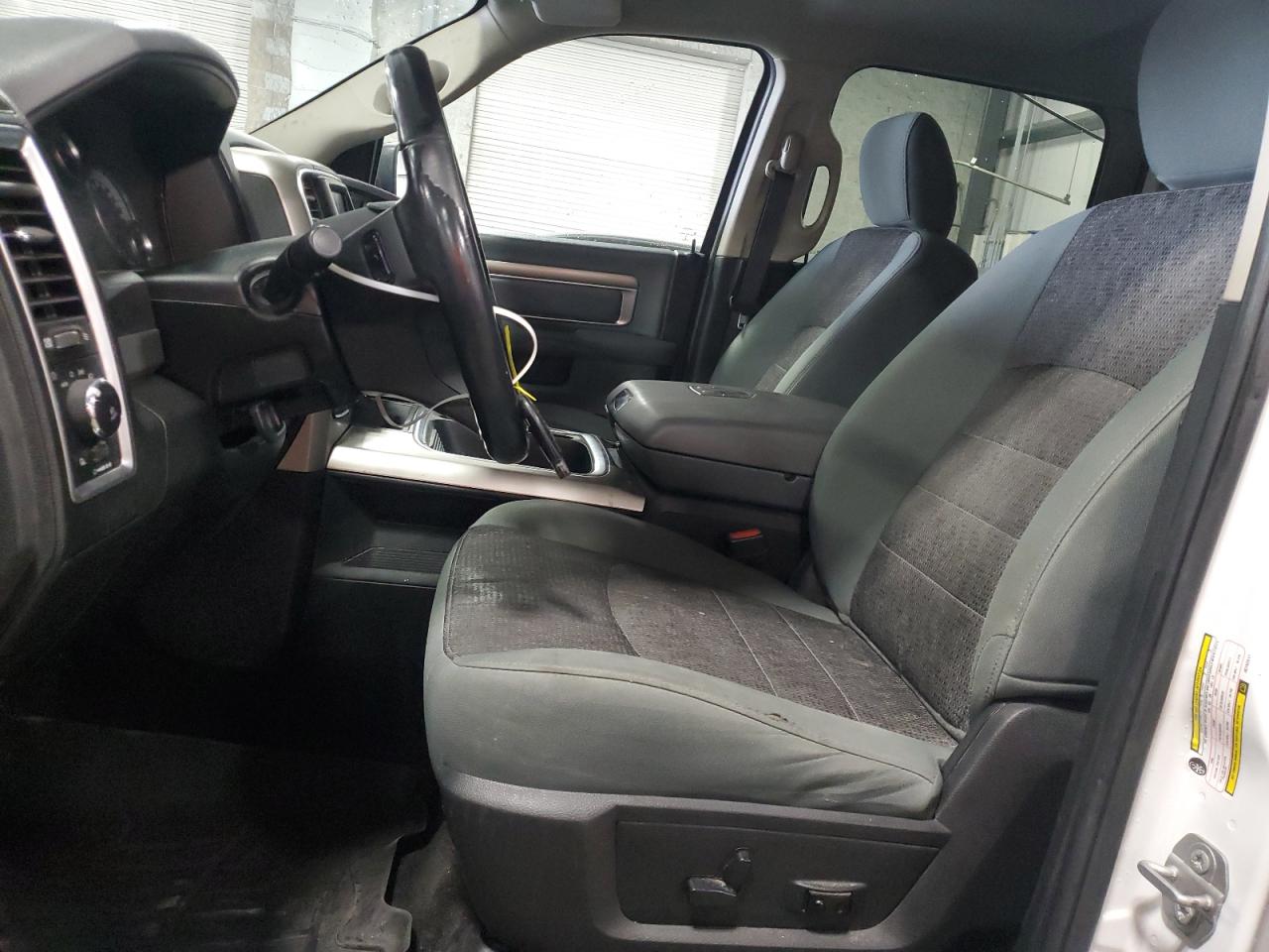 2018 RAM 1500 SLT photo 13