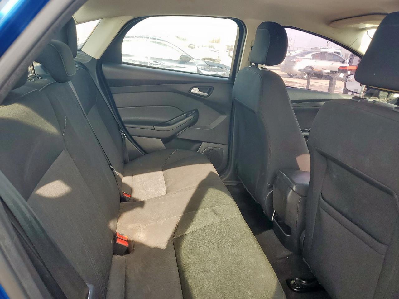 2018 FORD FOCUS SE photo 19