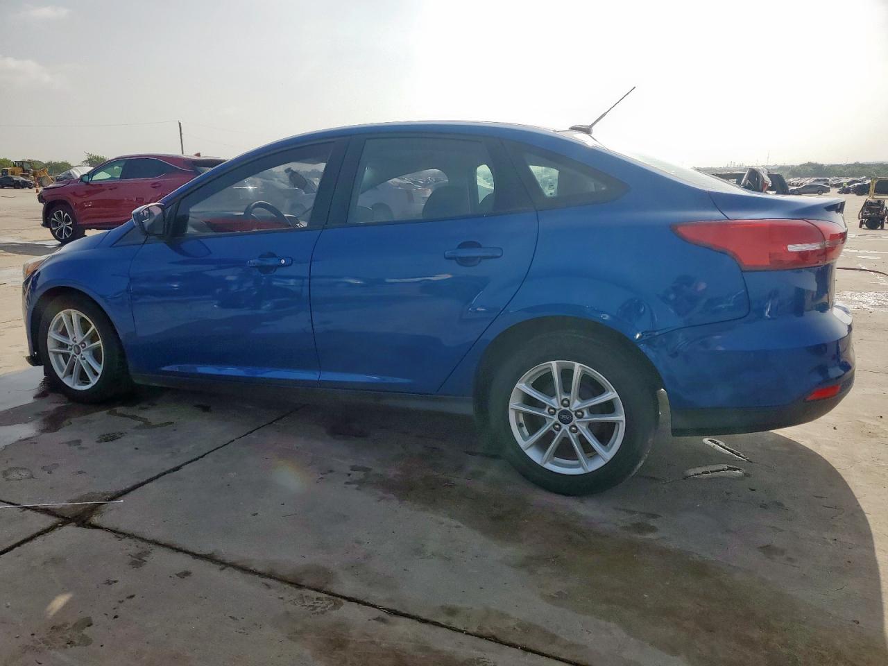 2018 FORD FOCUS SE photo 3
