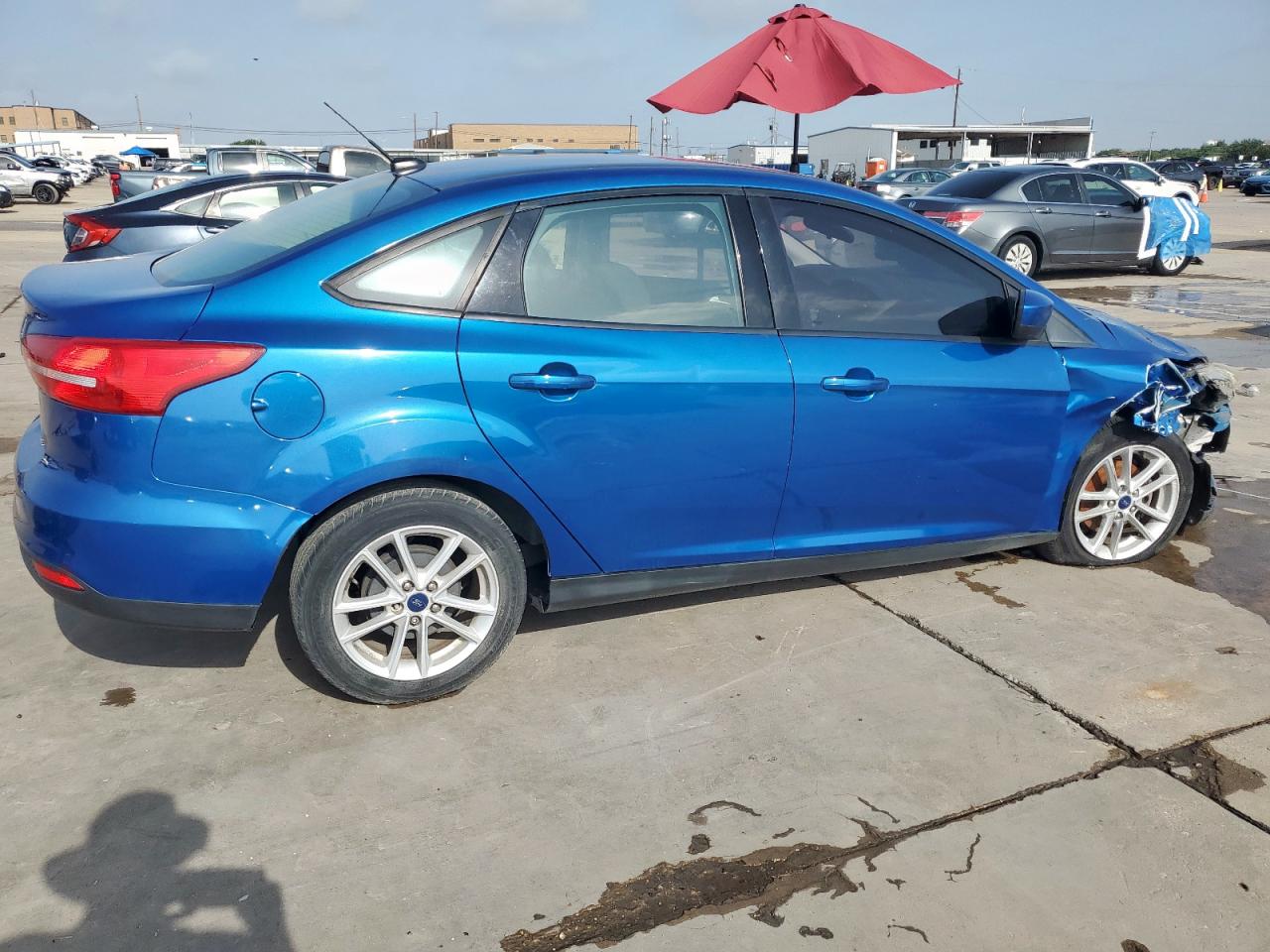 2018 FORD FOCUS SE photo 5