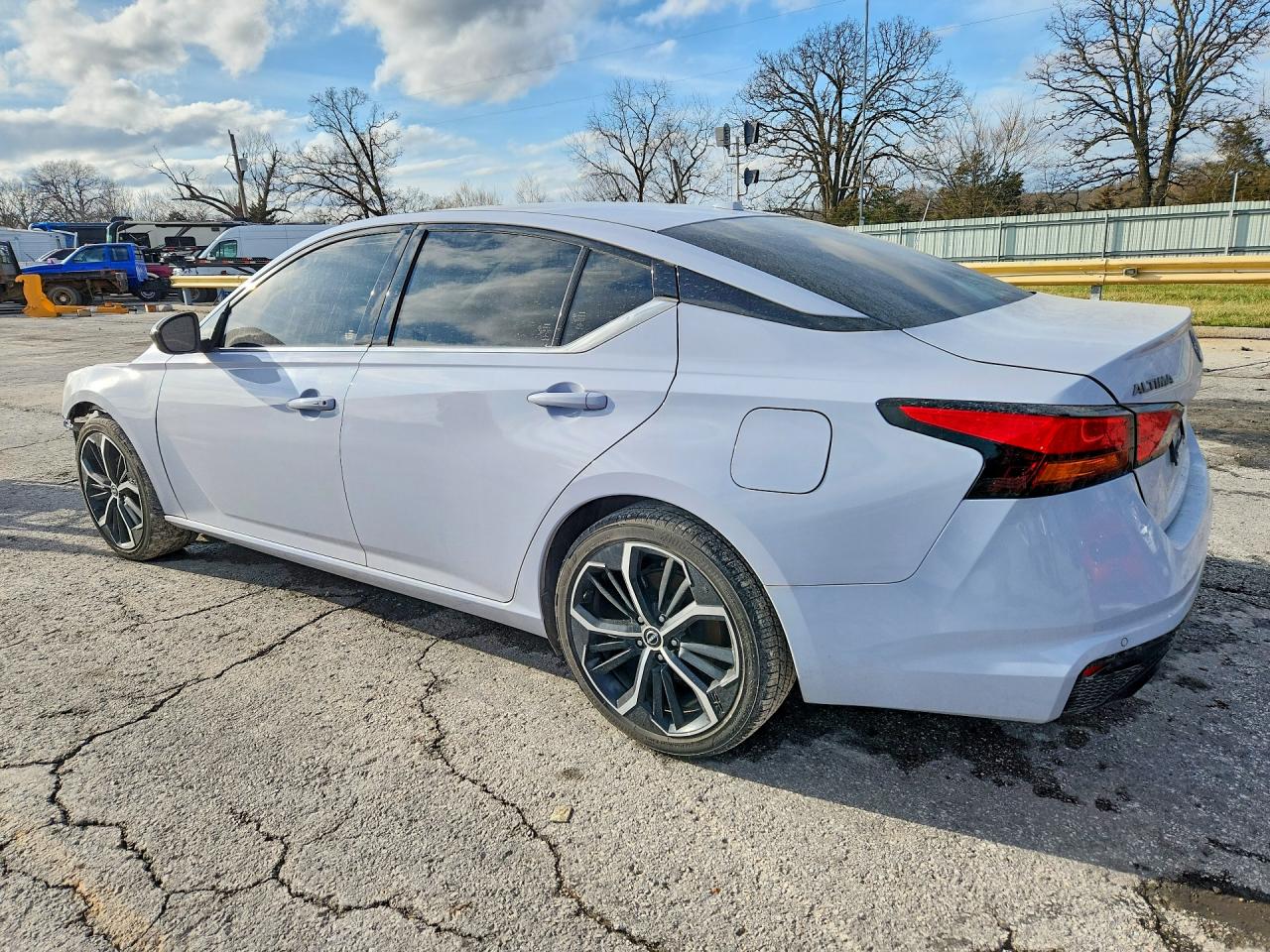 2024 NISSAN ALTIMA SR photo 2