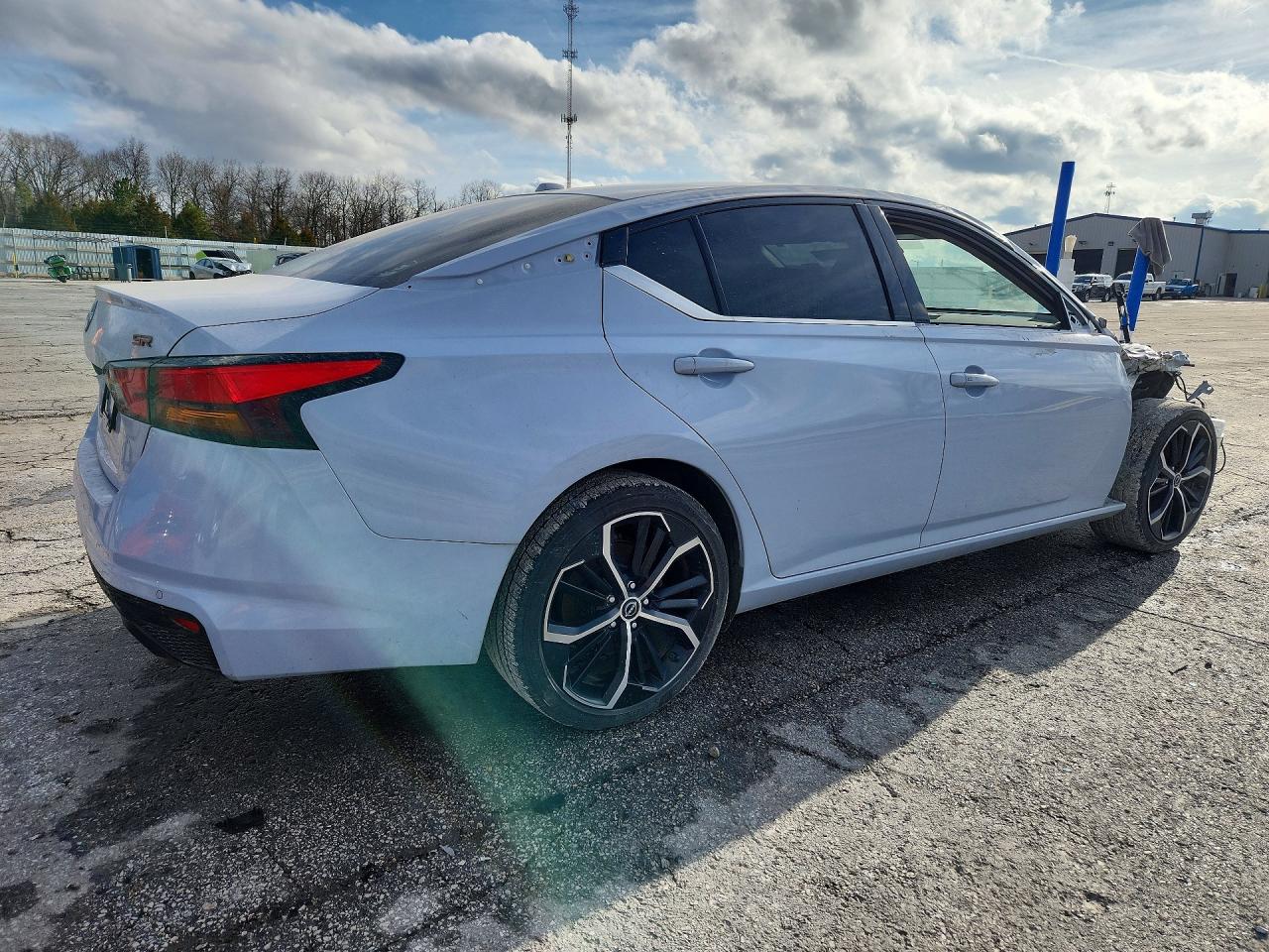 2024 NISSAN ALTIMA SR photo 3