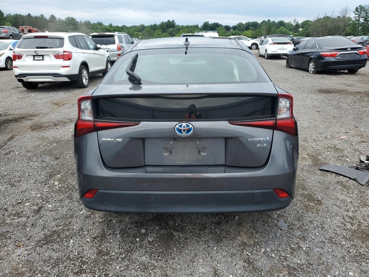 2019 TOYOTA PRIUS photo 6