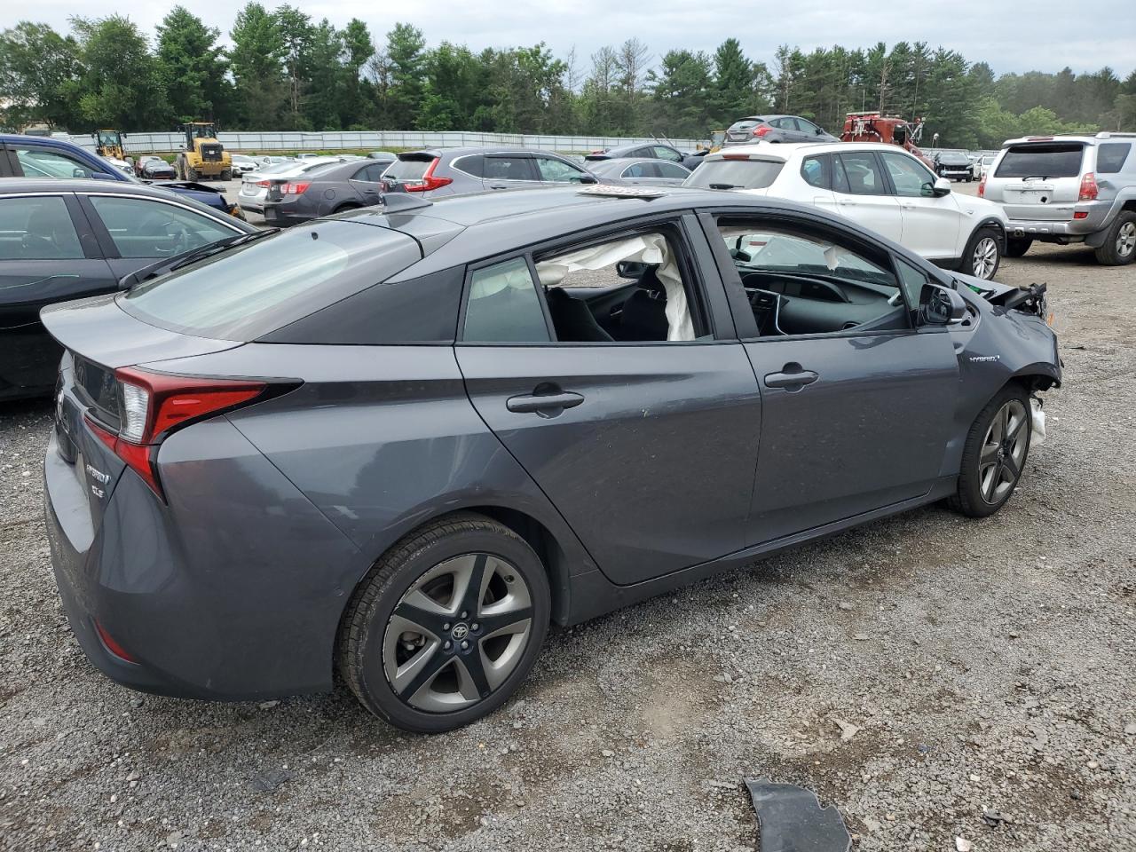 2019 TOYOTA PRIUS photo 3