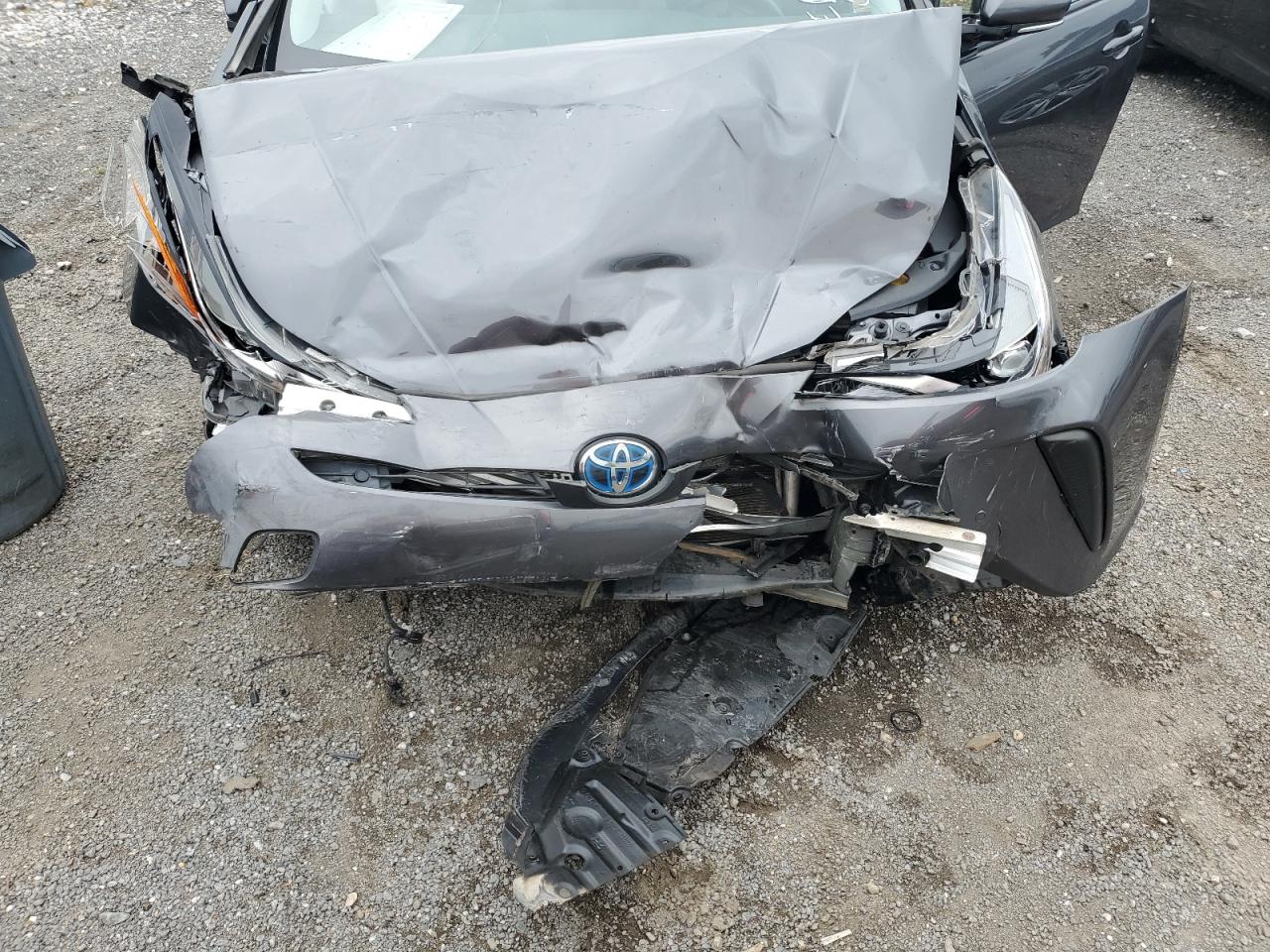 2019 TOYOTA PRIUS photo 11