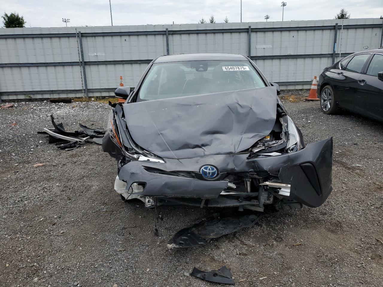 2019 TOYOTA PRIUS photo 5