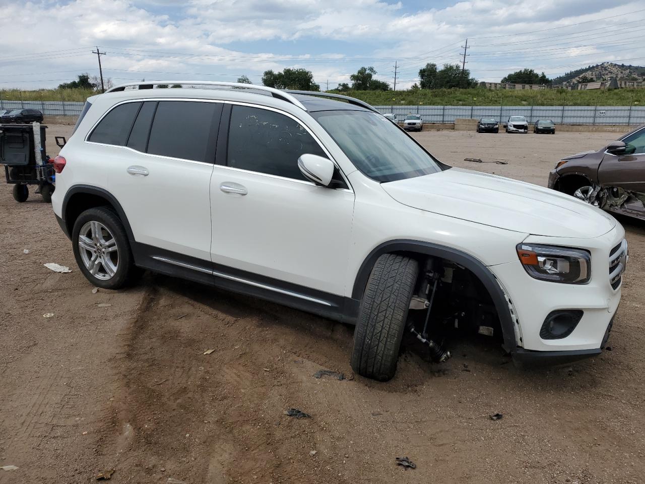 2021 MERCEDES-BENZ GLB 250 4MATIC photo 4