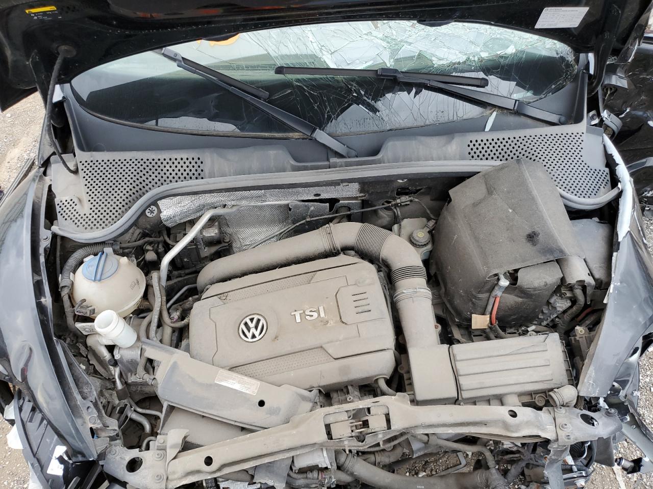 2016 VOLKSWAGEN BEETLE SE photo 11