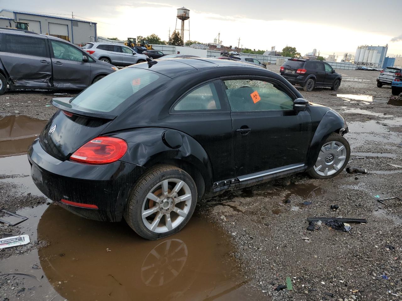 2016 VOLKSWAGEN BEETLE SE photo 3