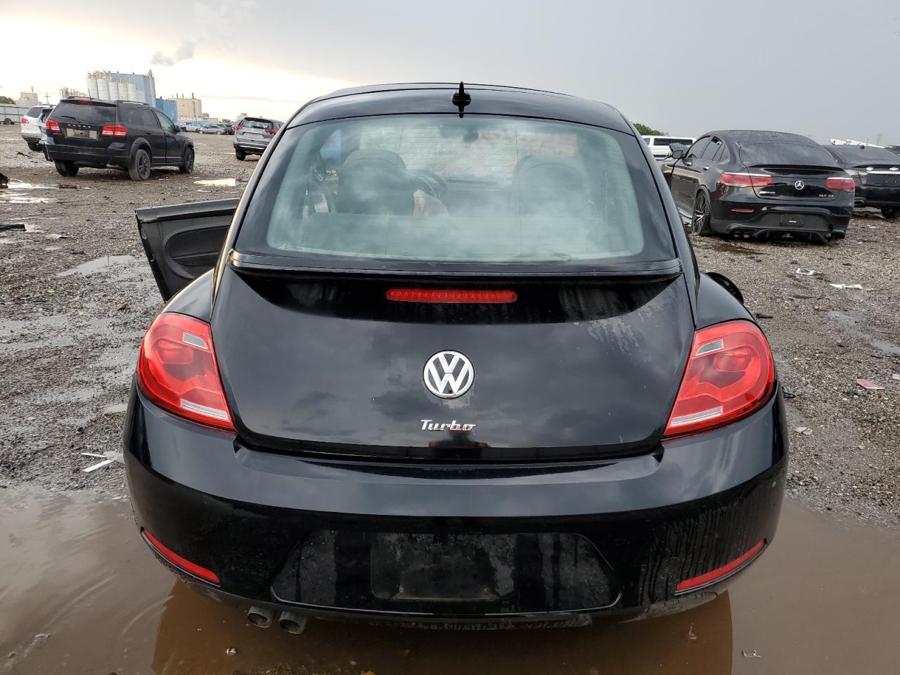 2016 VOLKSWAGEN BEETLE SE photo 6