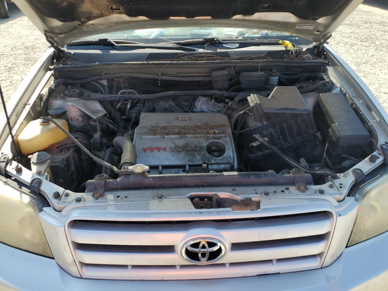 2004 TOYOTA HIGHLANDER photo 12