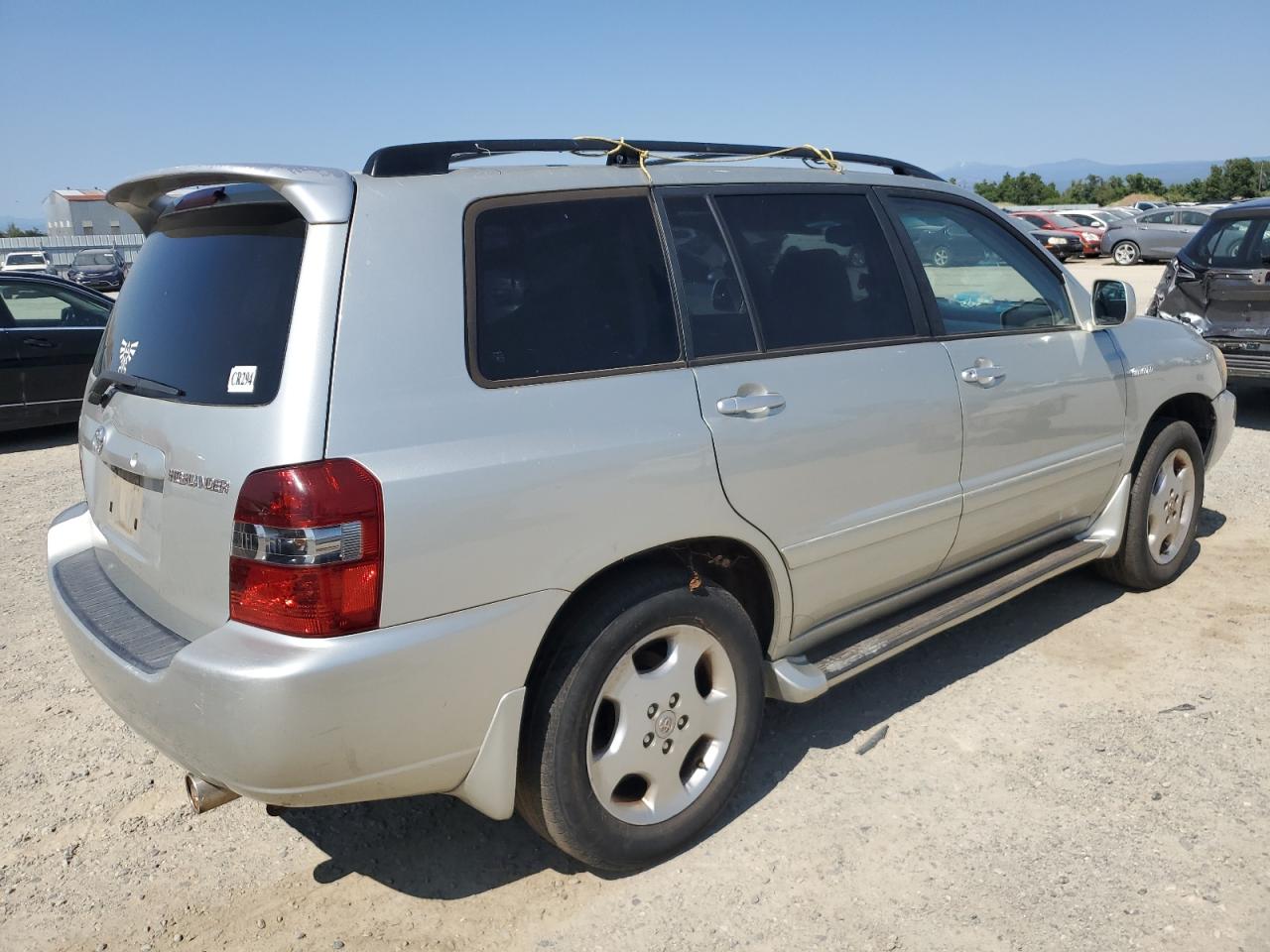2004 TOYOTA HIGHLANDER photo 3