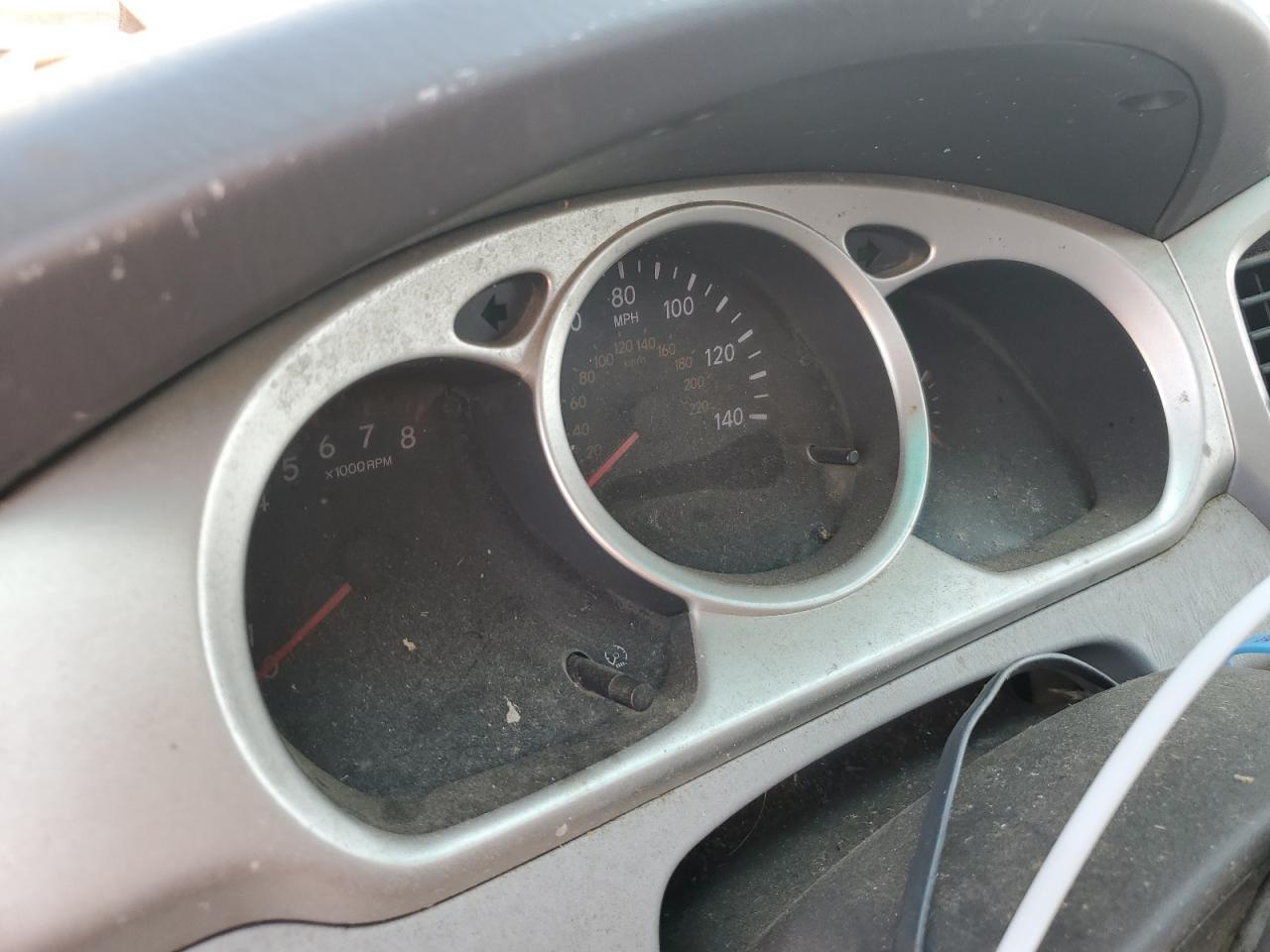 2004 TOYOTA HIGHLANDER photo 9
