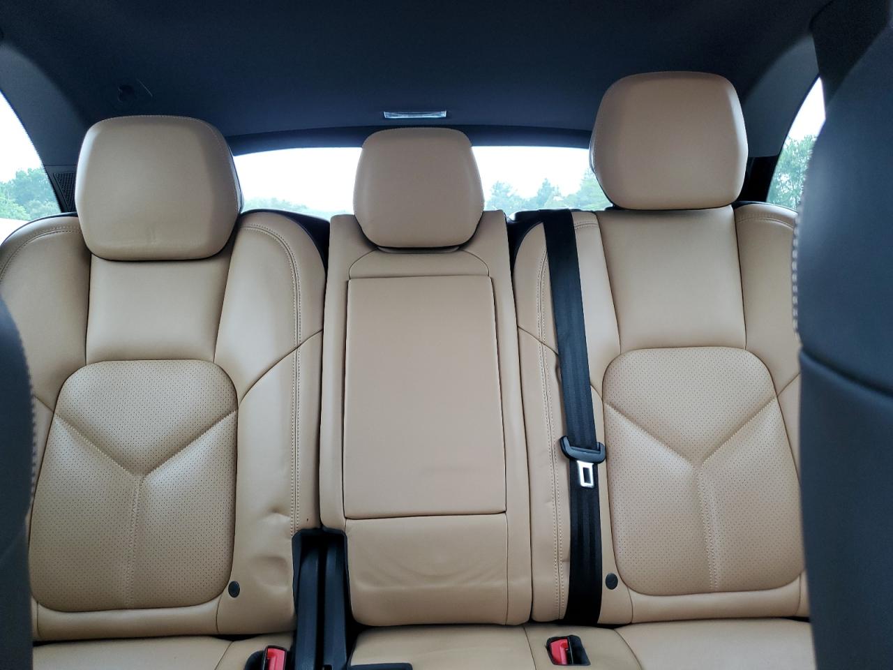 2017 PORSCHE CAYENNE photo 10
