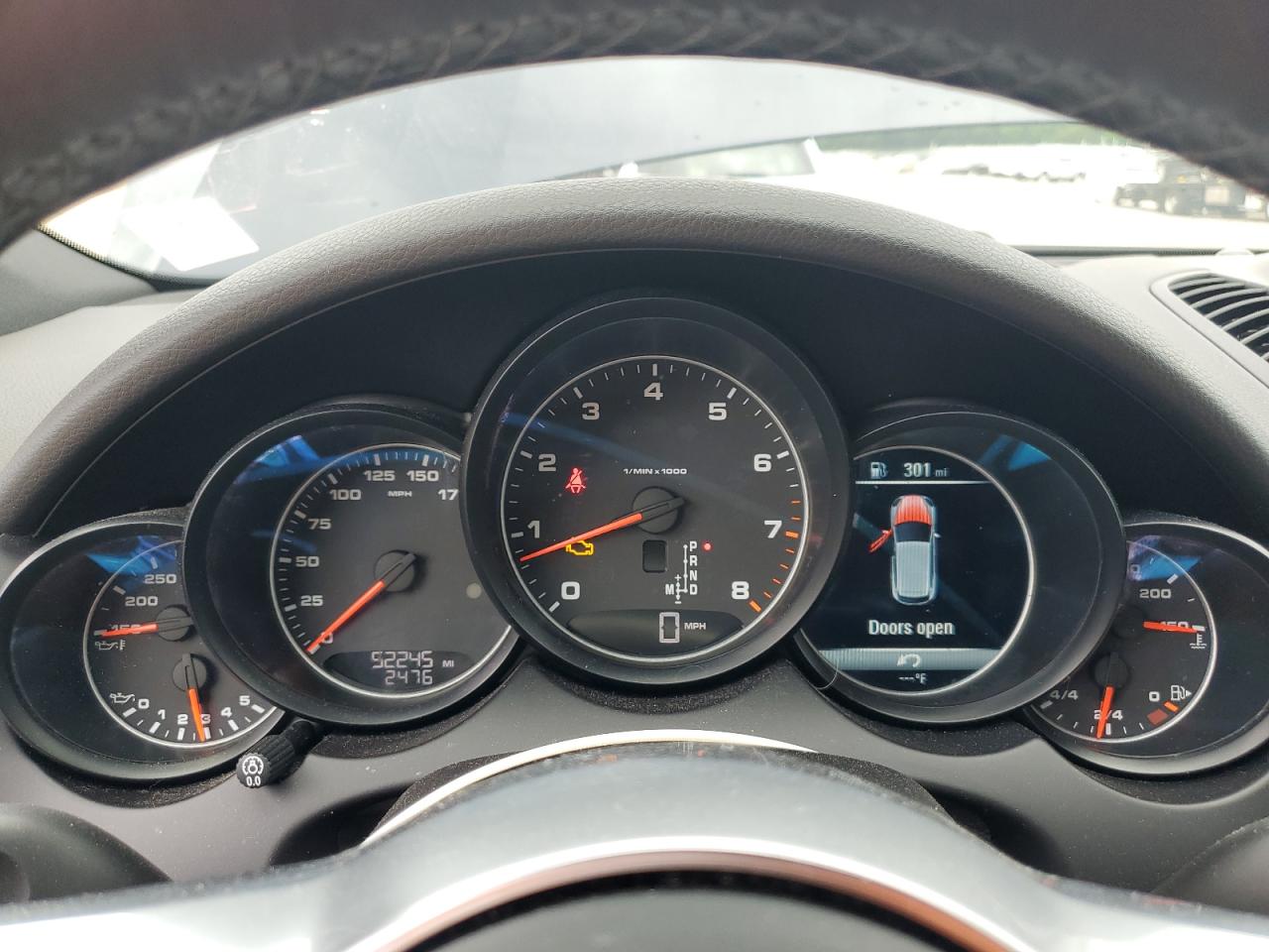 2017 PORSCHE CAYENNE photo 9