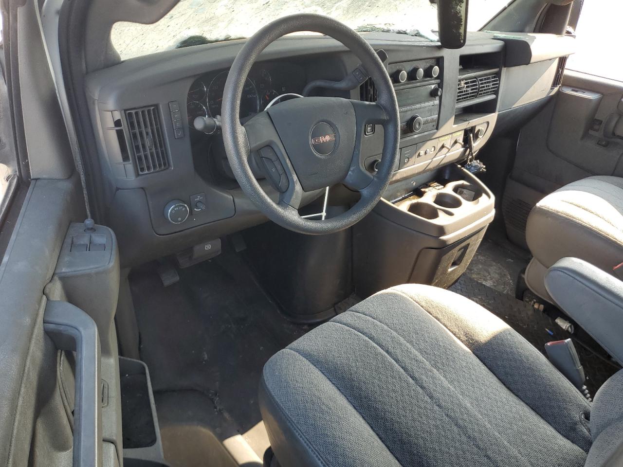 2022 GMC SAVANA CUTAWAY G3500 photo 15