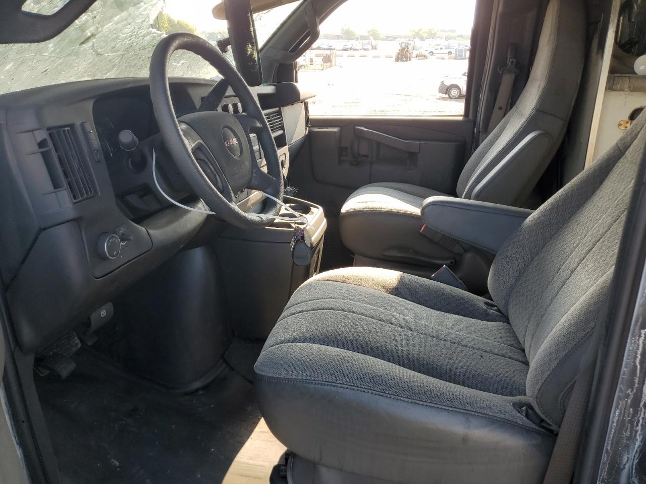 2022 GMC SAVANA CUTAWAY G3500 photo 13