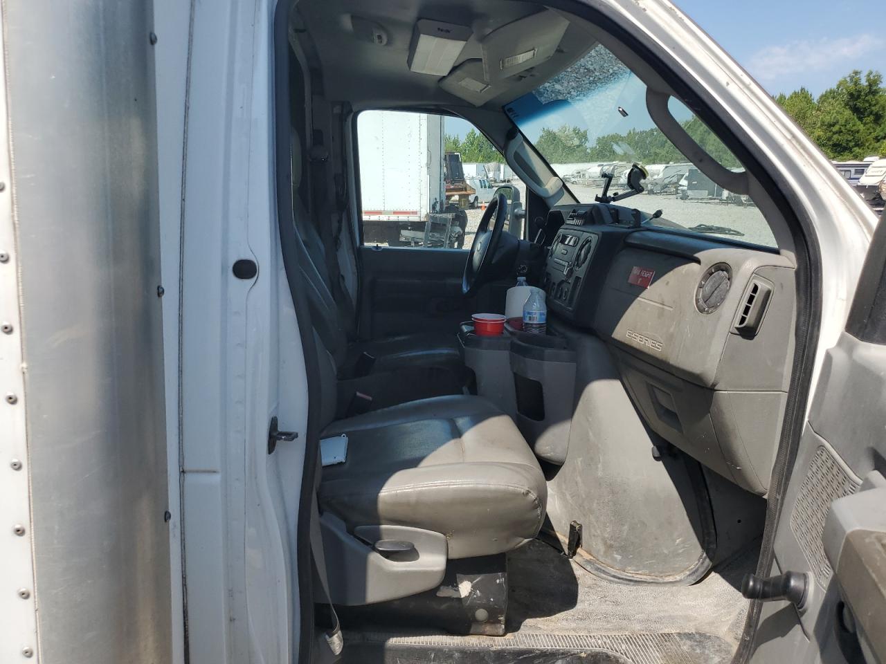 2009 FORD ECONOLINE E450 SUPER DUTY CUTAWAY VAN photo 31
