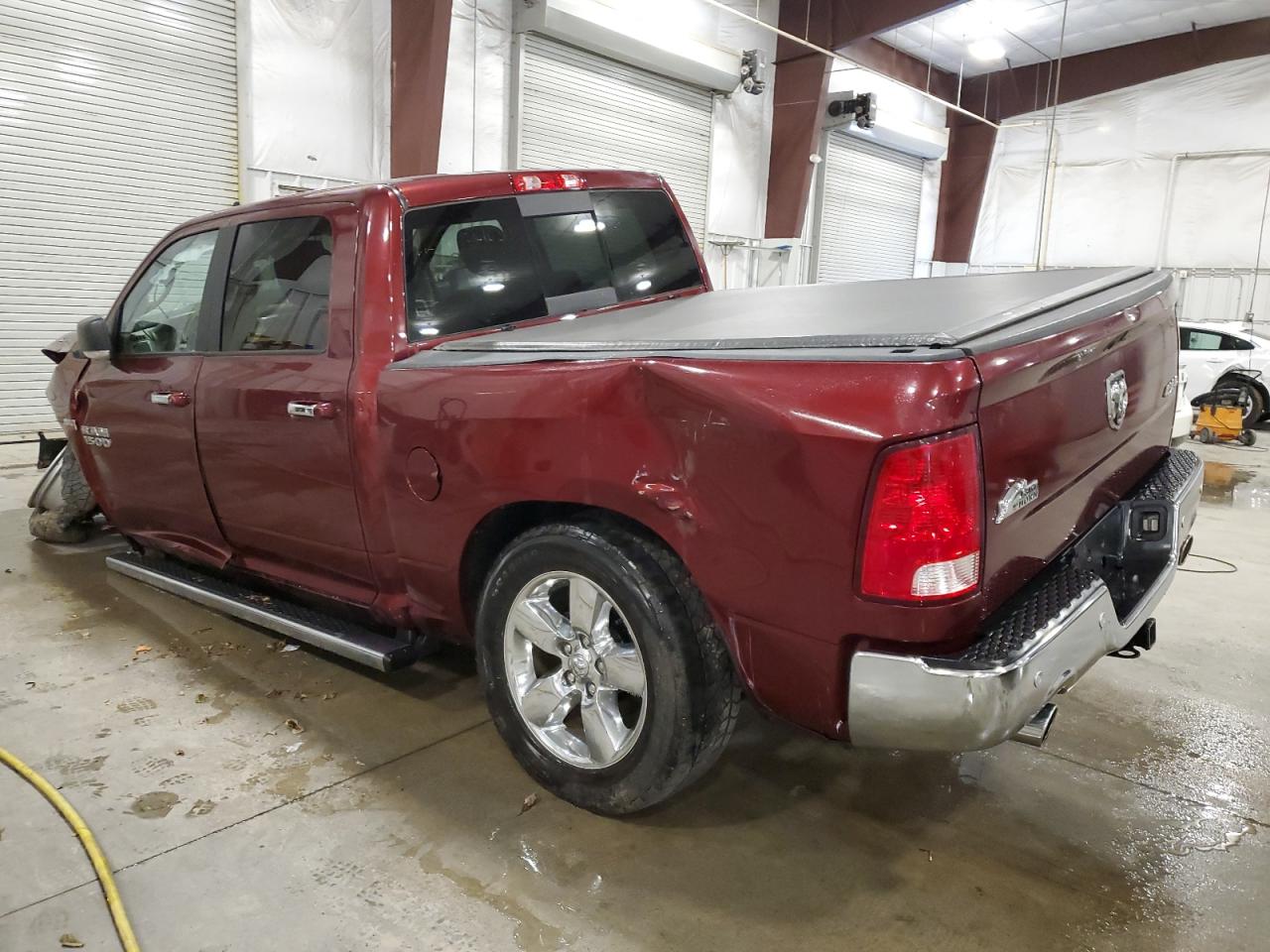 2017 RAM 1500 SLT photo 3
