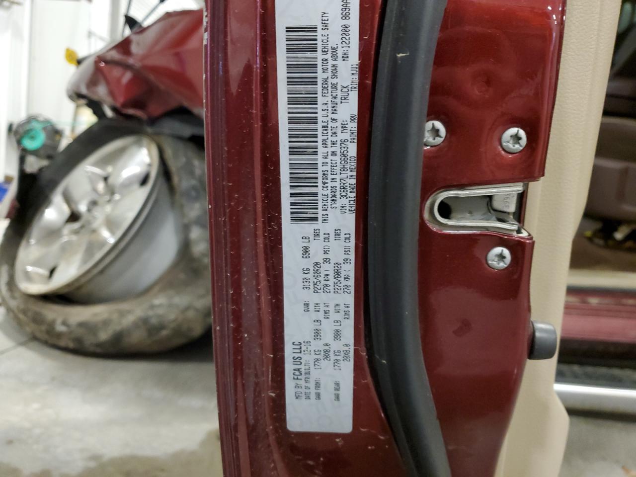 2017 RAM 1500 SLT photo 23